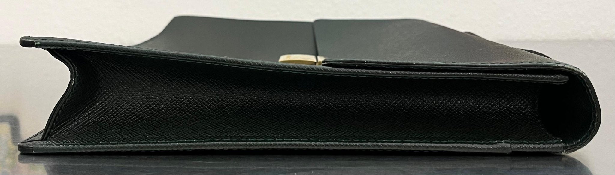 Louis Vuitton Angara Taiga