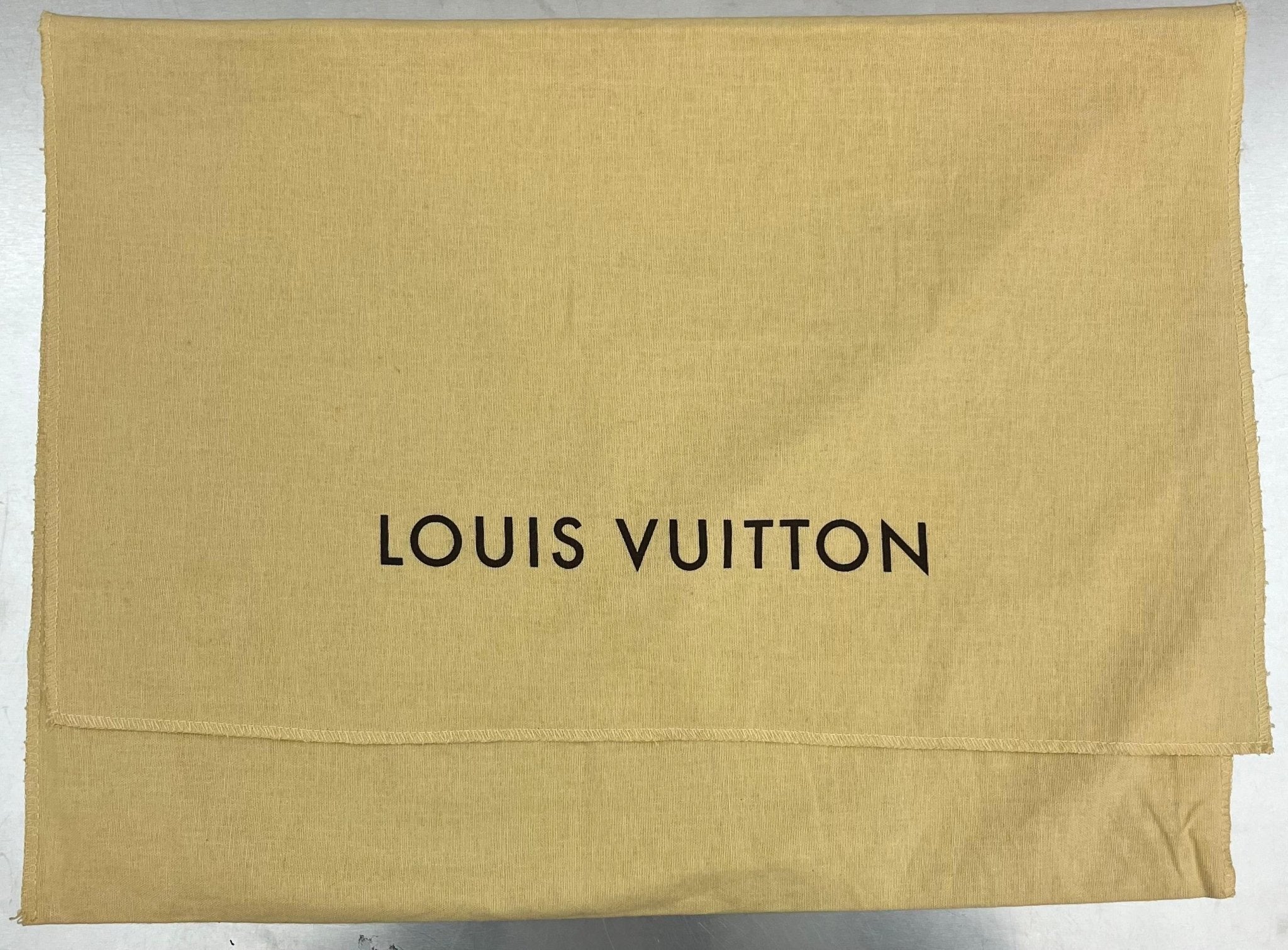Louis Vuitton Angara Taiga