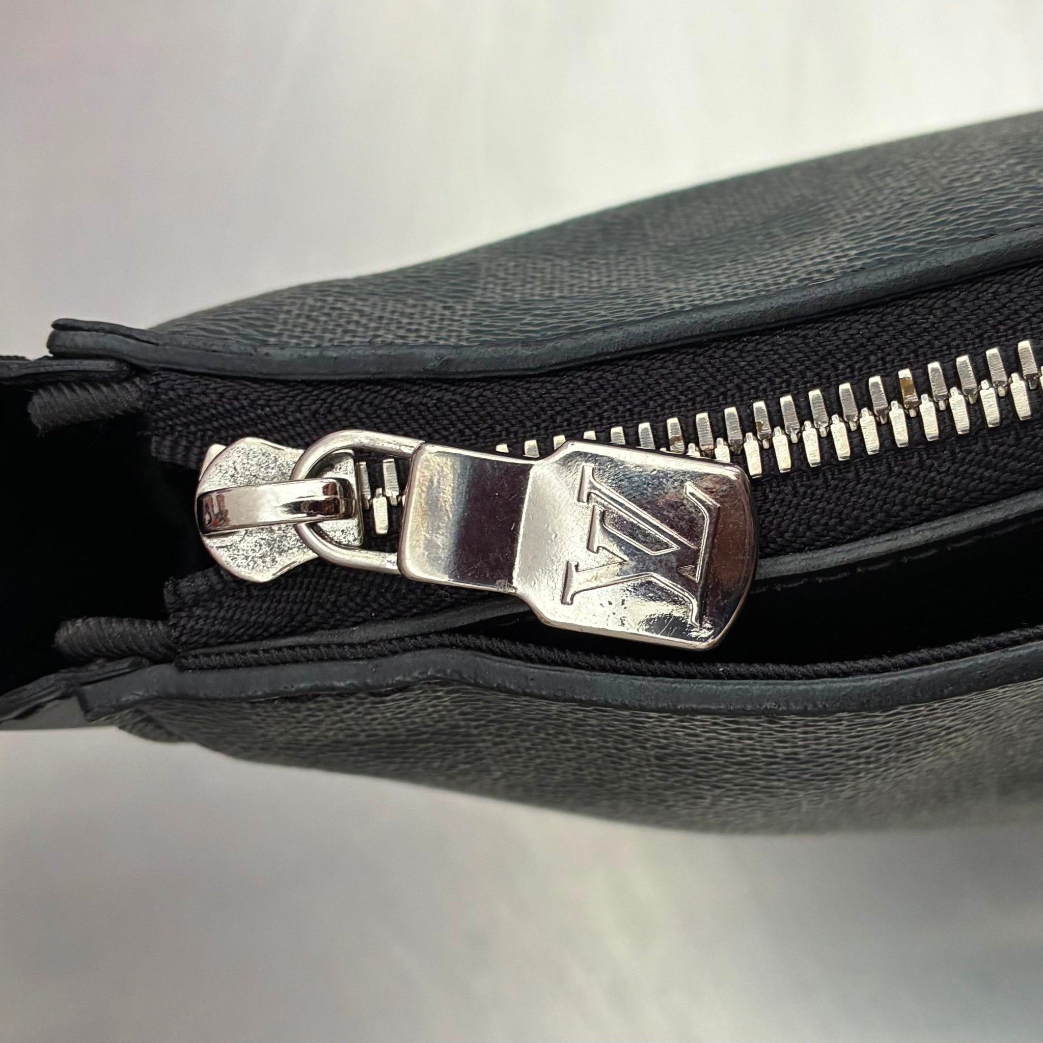 Louis Vuitton Anton Damier Graphite