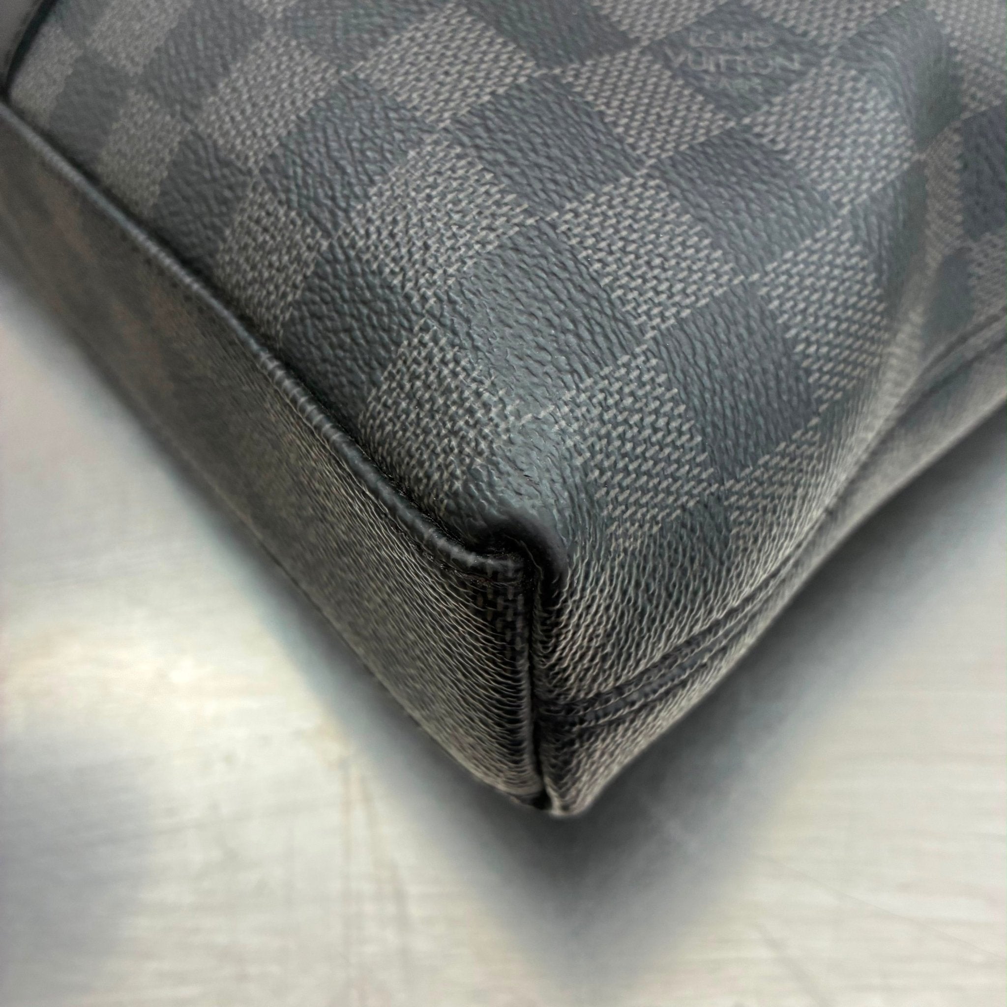 Louis Vuitton Anton Damier Graphite