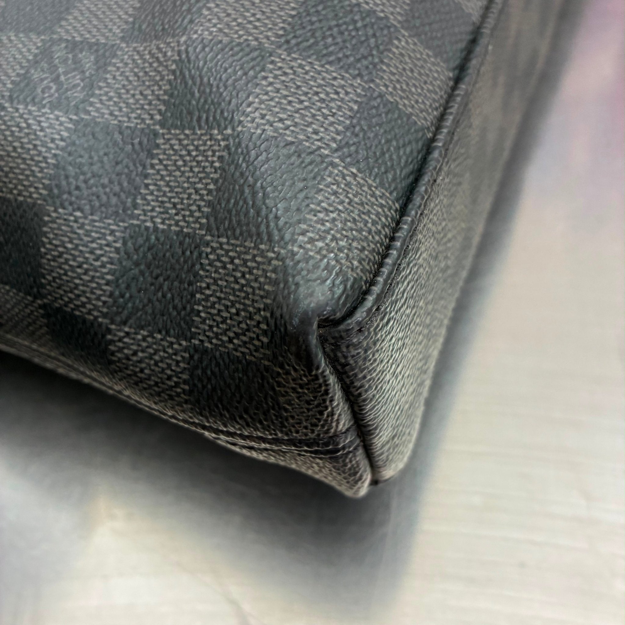 Louis Vuitton Anton Damier Graphite