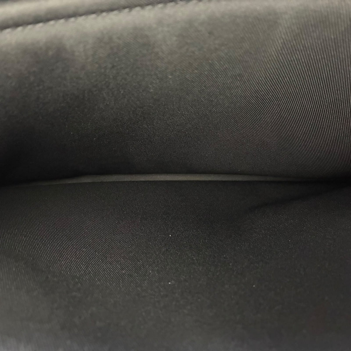 Louis Vuitton Anton Taiga