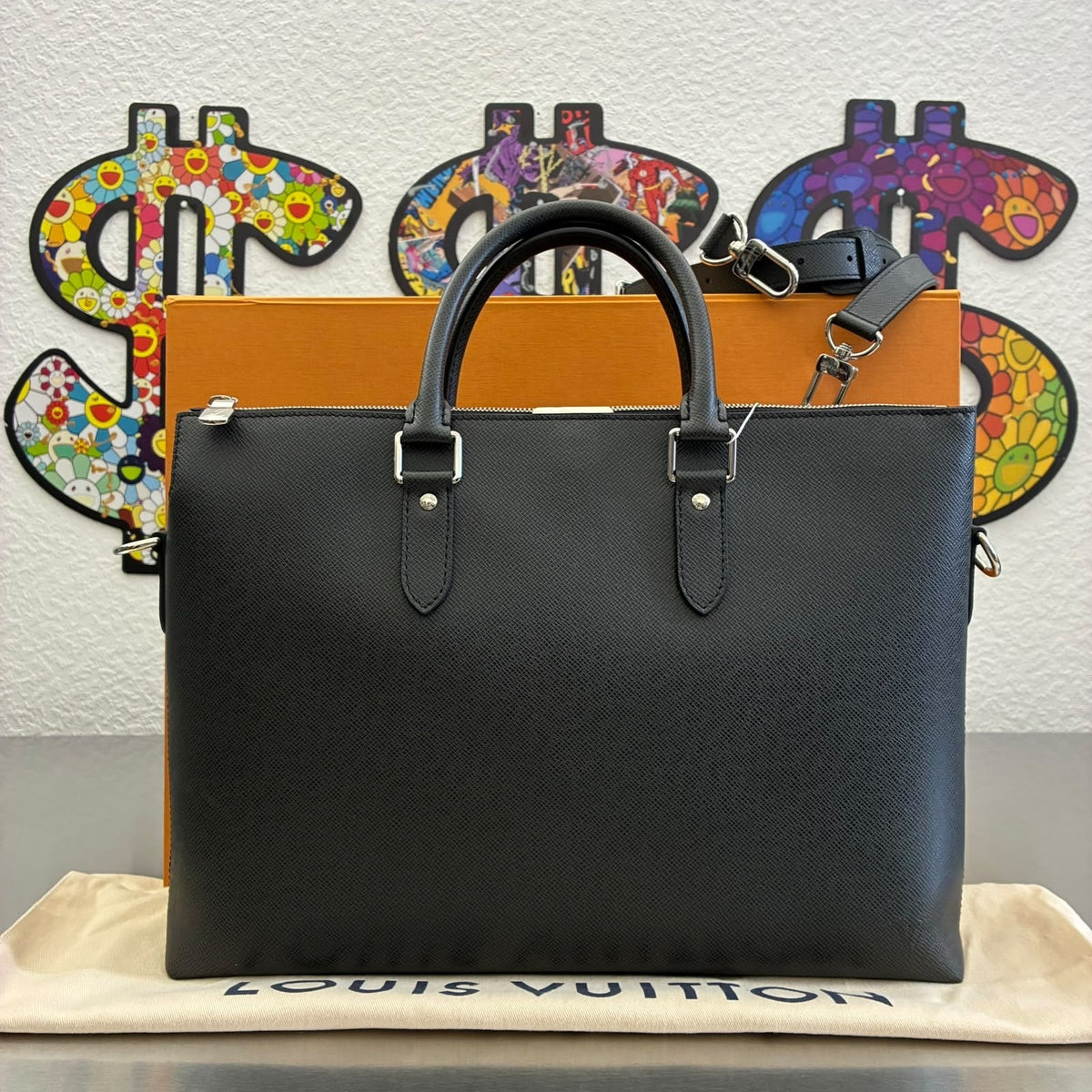 Louis Vuitton Anton Taiga