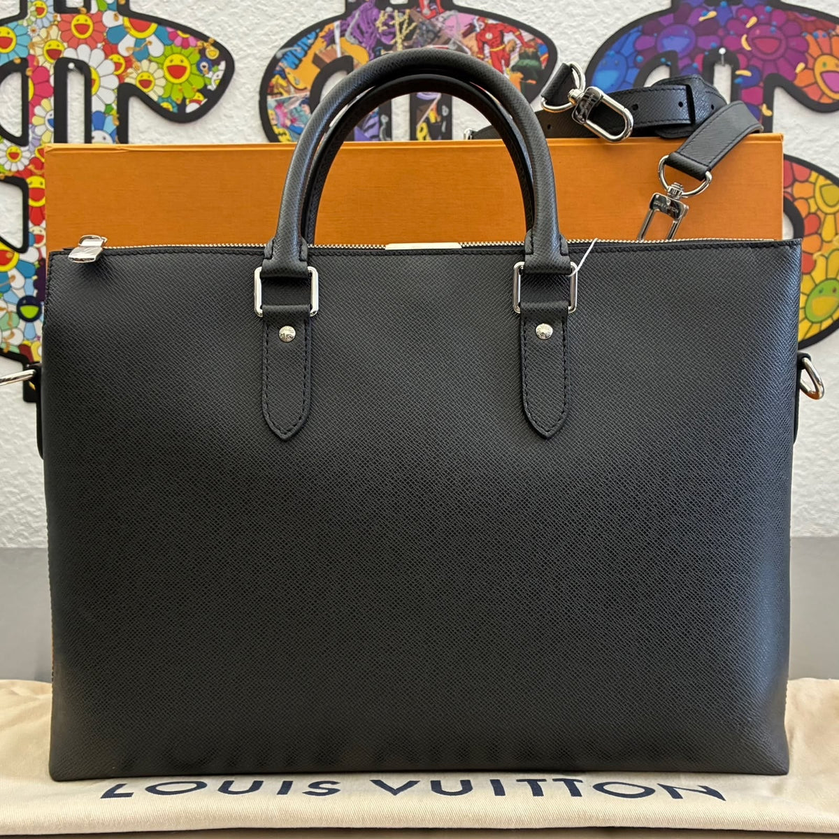 Louis Vuitton Anton Taiga