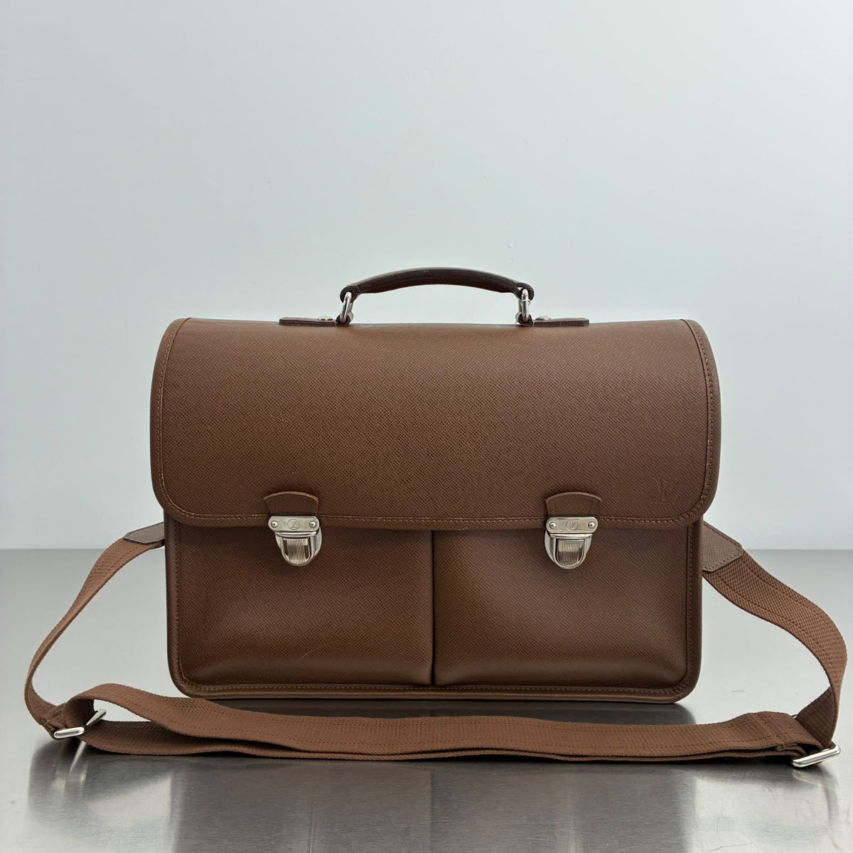Louis Vuitton Anton Taiga