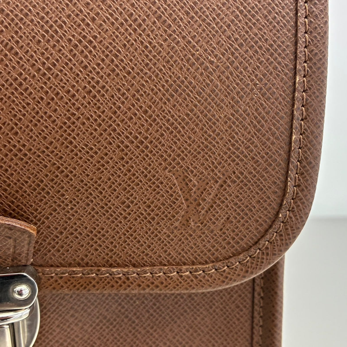 Louis Vuitton Anton Taiga