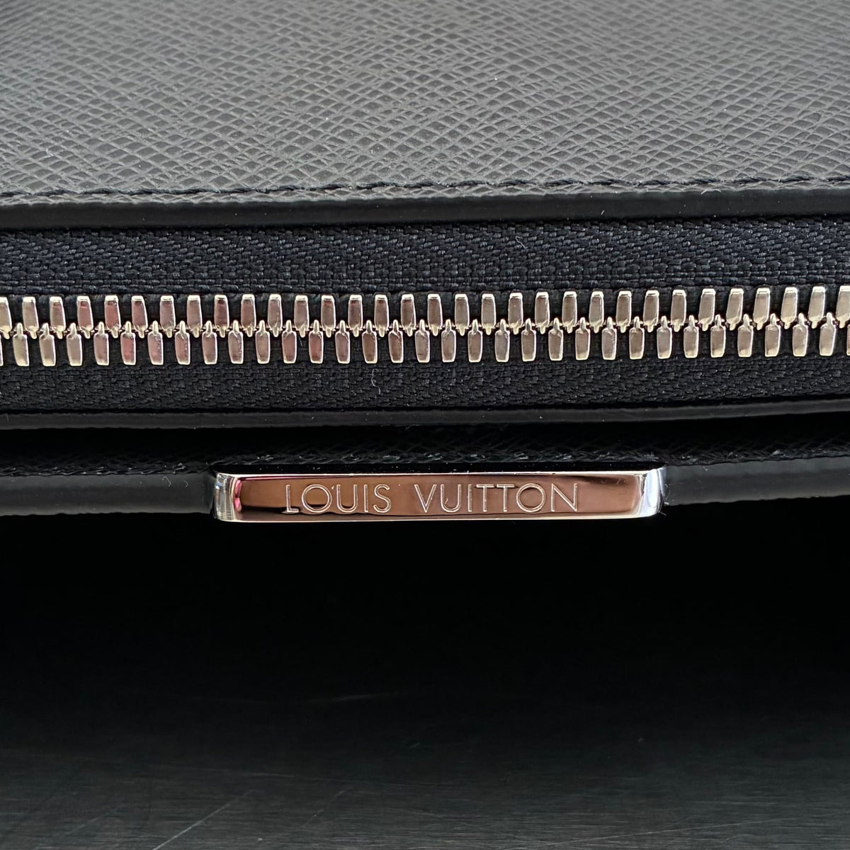 Louis Vuitton Anton Taiga