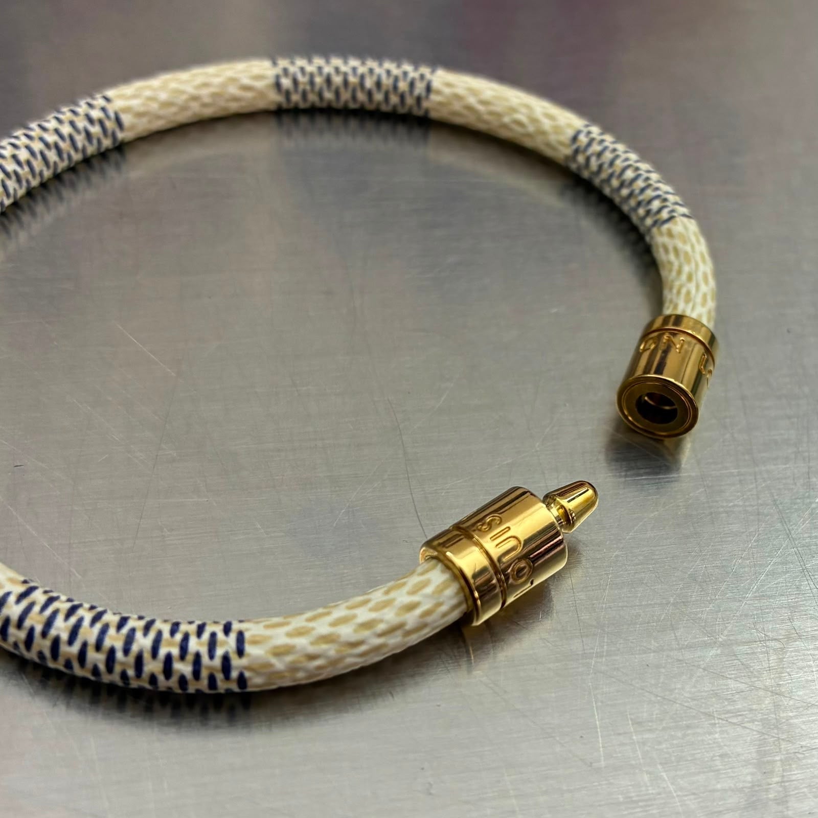Louis Vuitton Azur Armband
