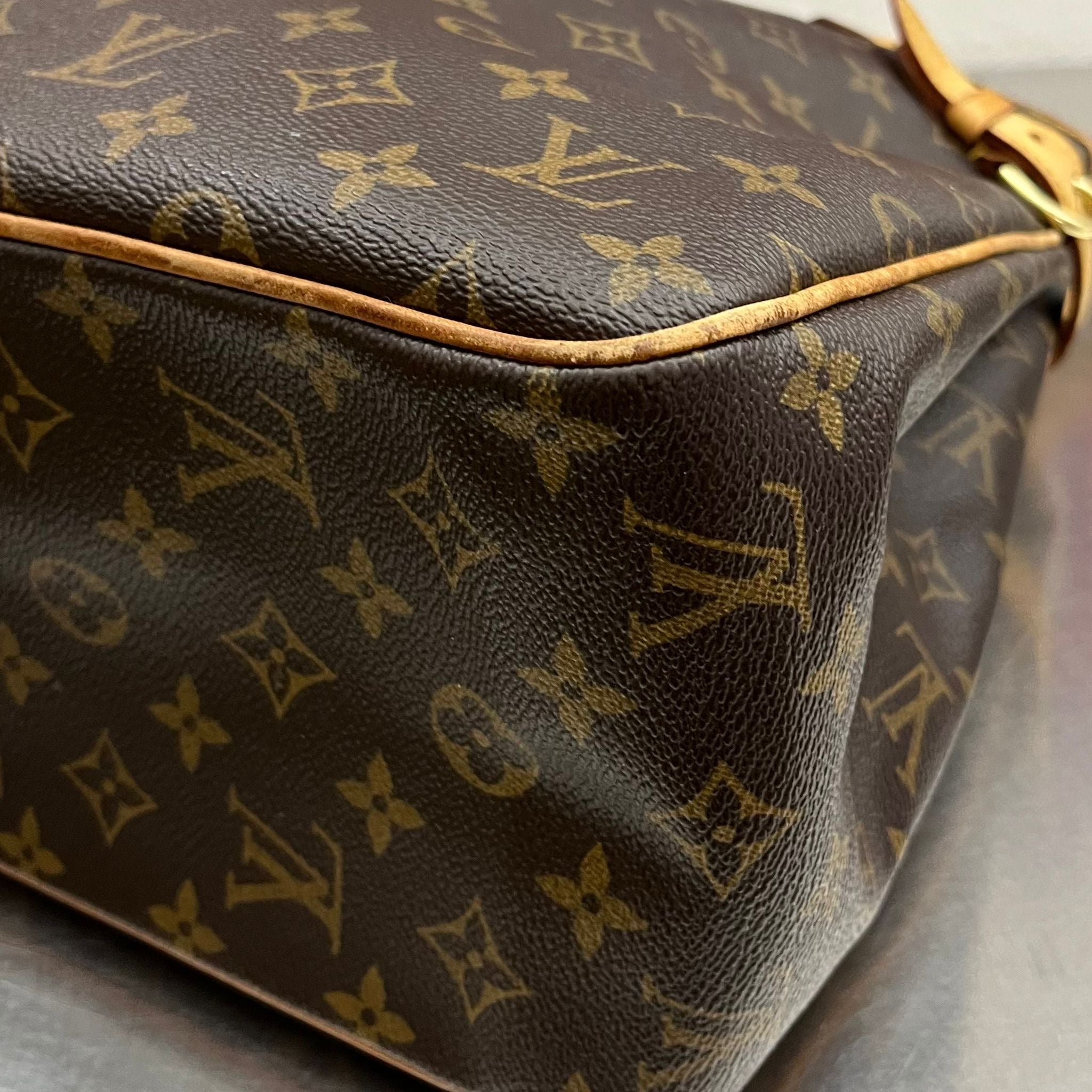 Louis Vuitton Batignolles Vertical