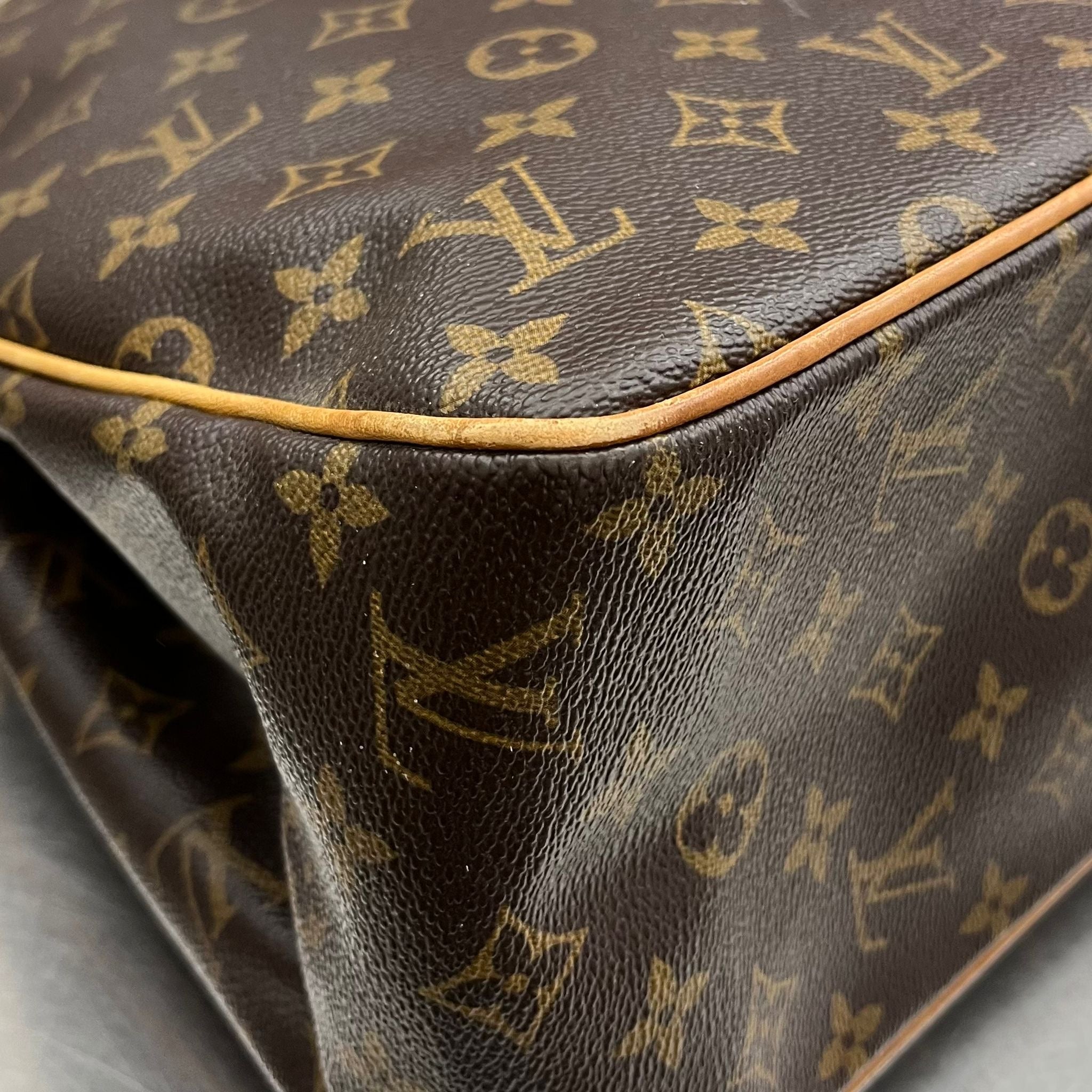 Louis Vuitton Batignolles Vertical