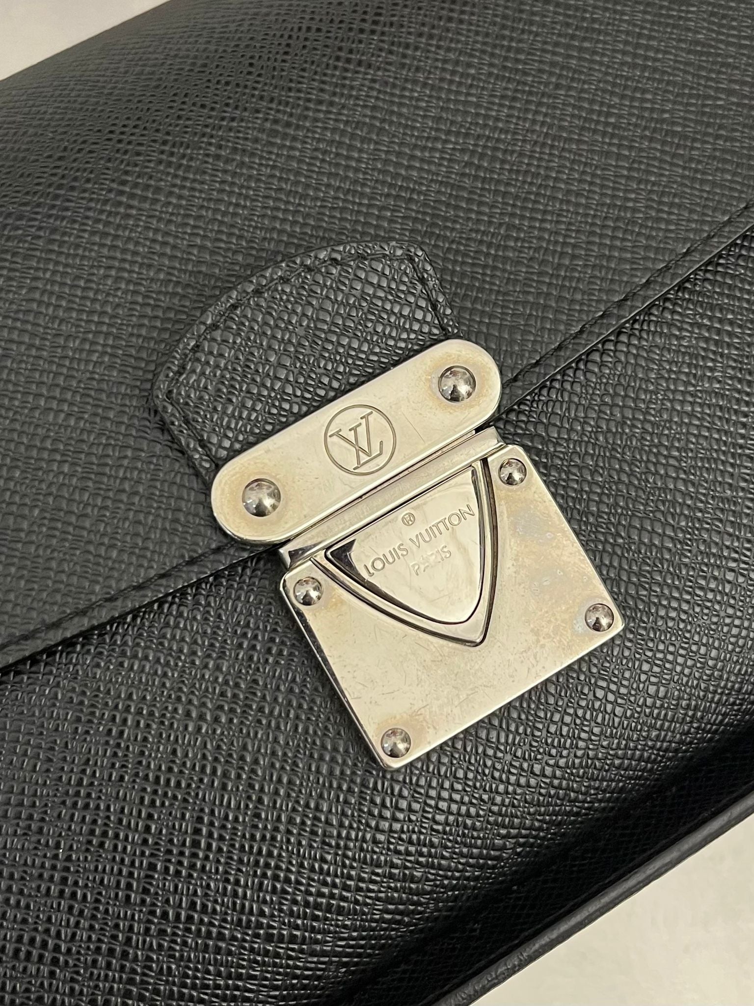 Louis Vuitton Belaia Taiga