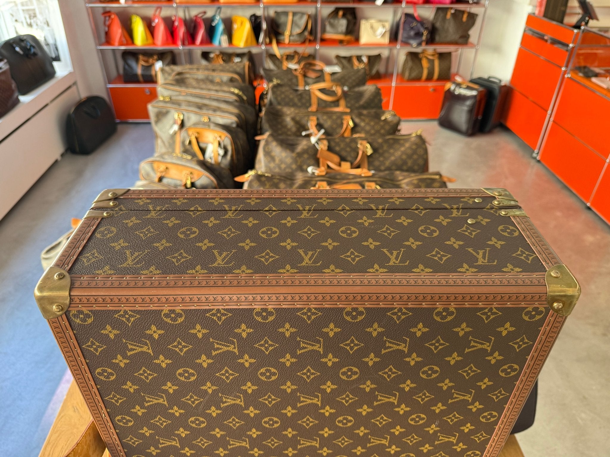 Louis Vuitton Bisten 70 Monogram
