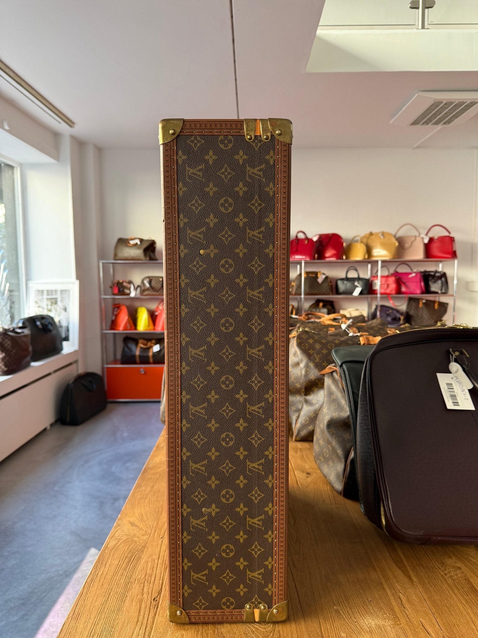 Louis Vuitton Bisten 70 Monogram