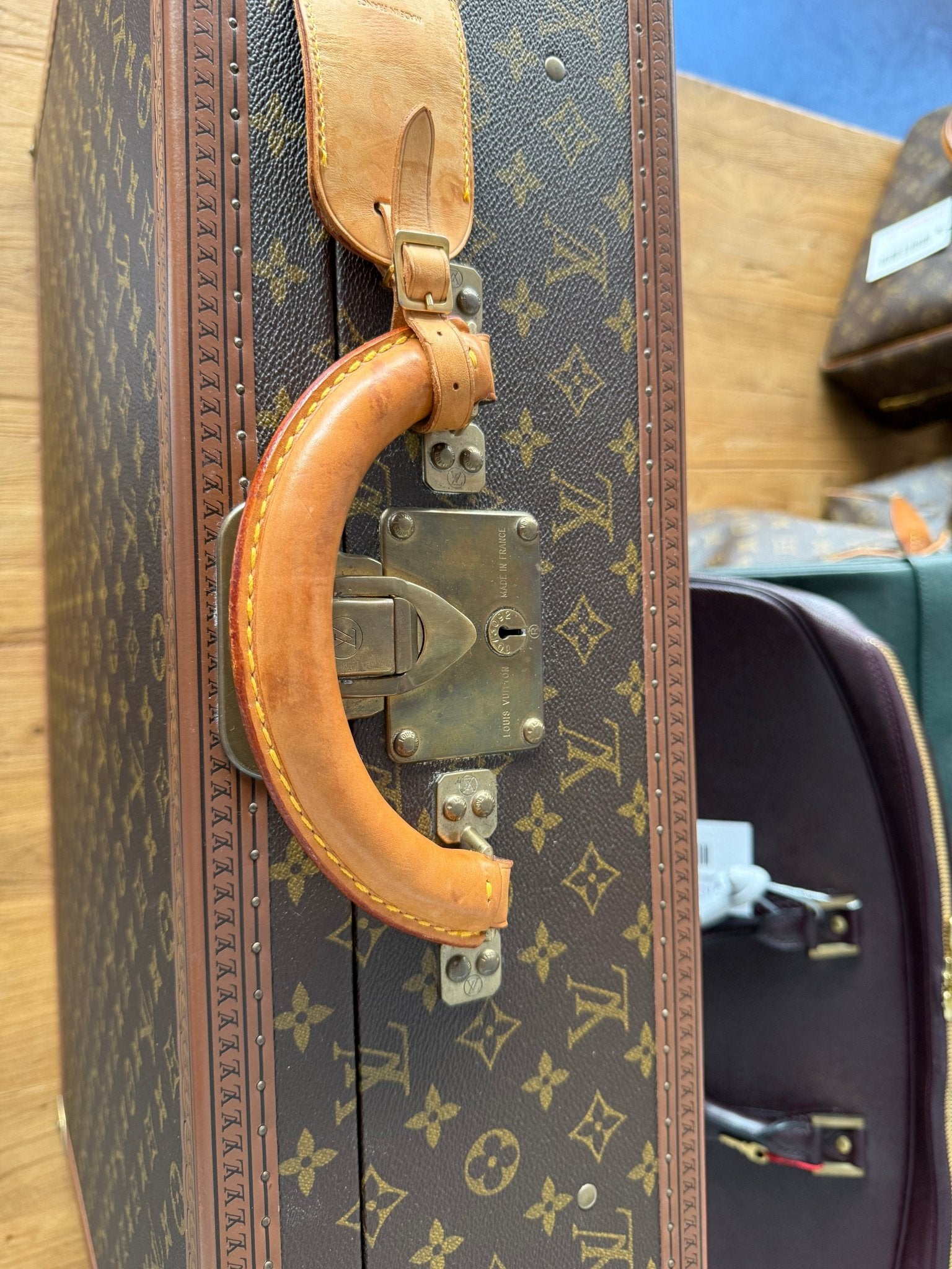 Louis Vuitton Bisten 70 Monogram