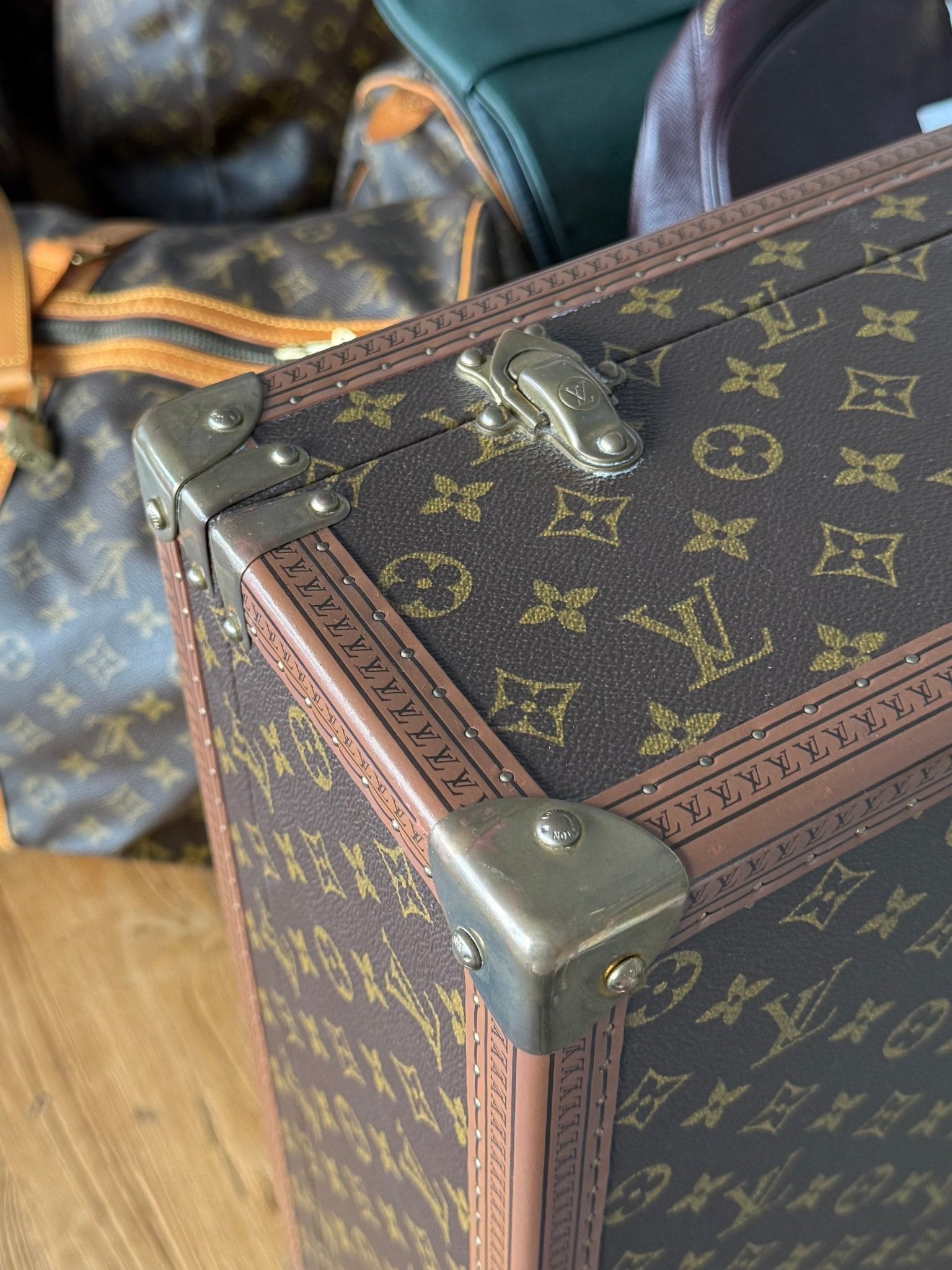 Louis Vuitton Bisten 70 Monogram