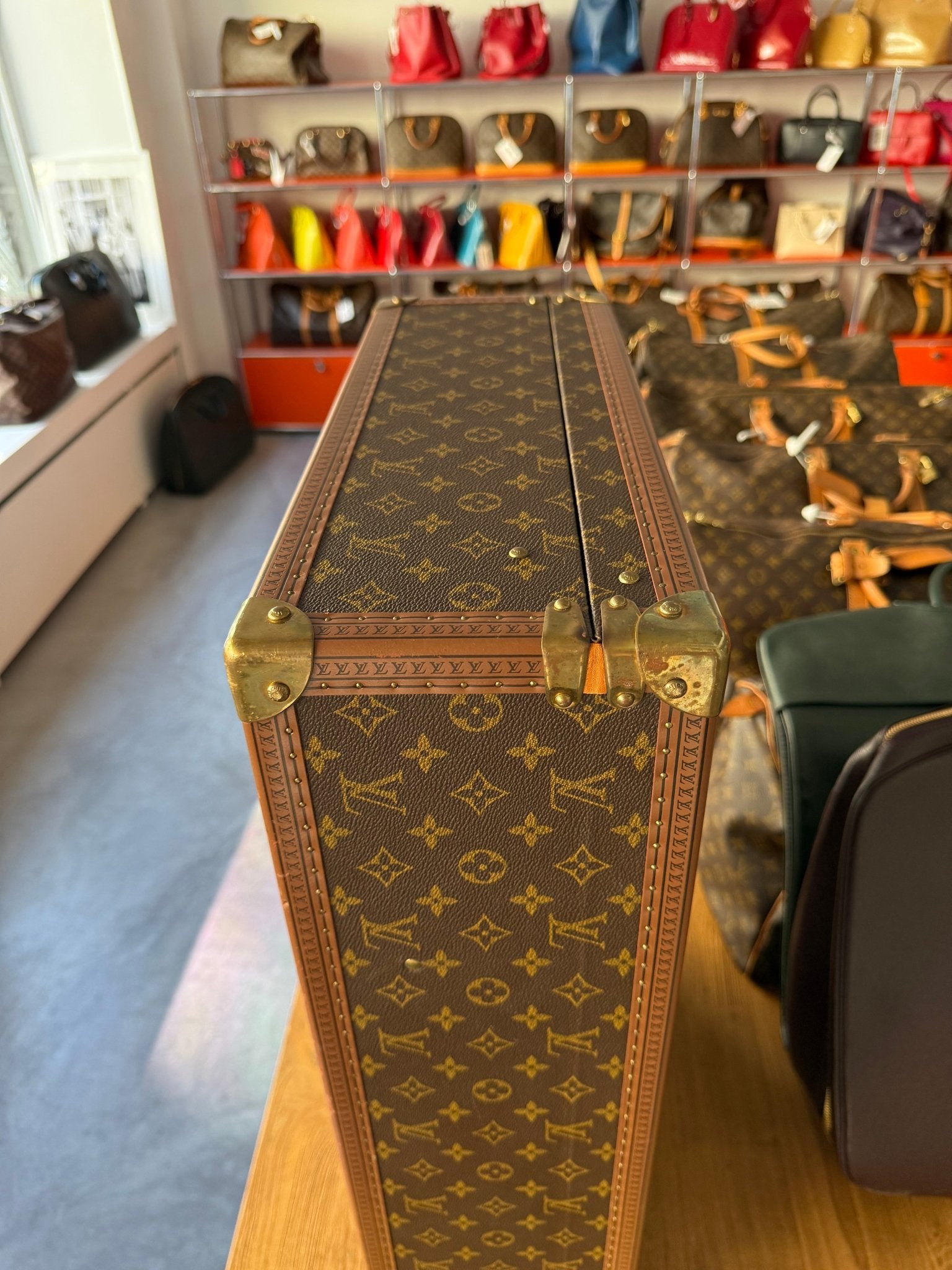 Louis Vuitton Bisten 70 Monogram