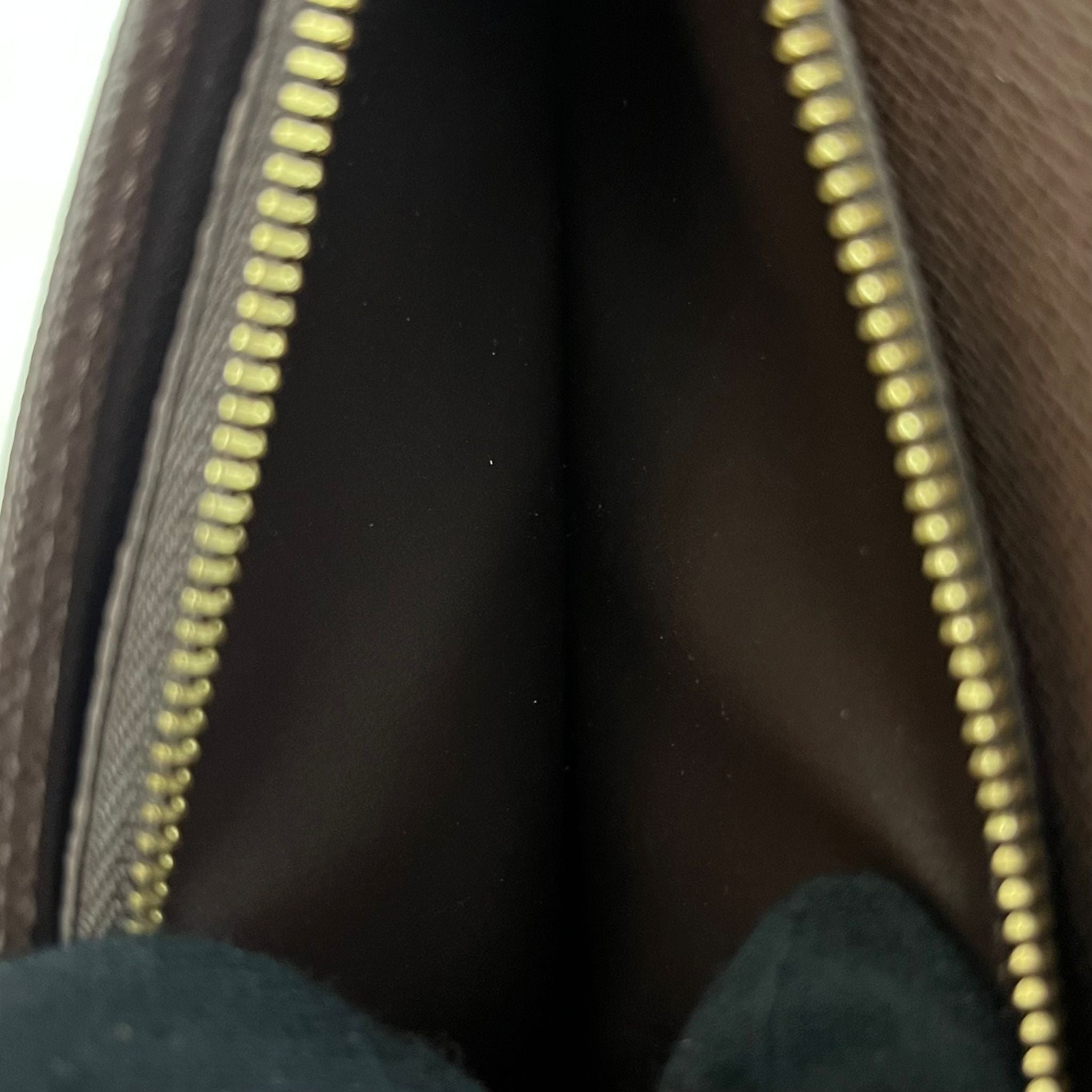 Louis Vuitton Brazza Damier
