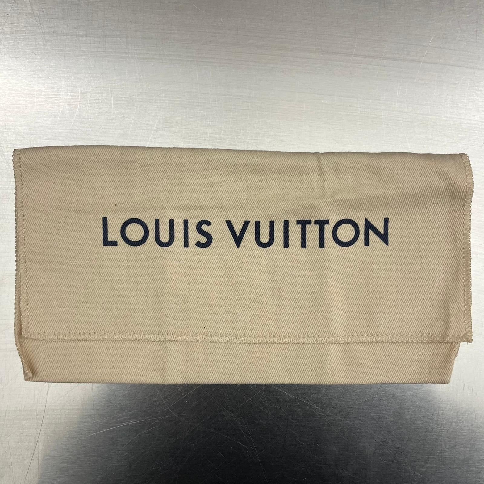Louis Vuitton Brazza Damier