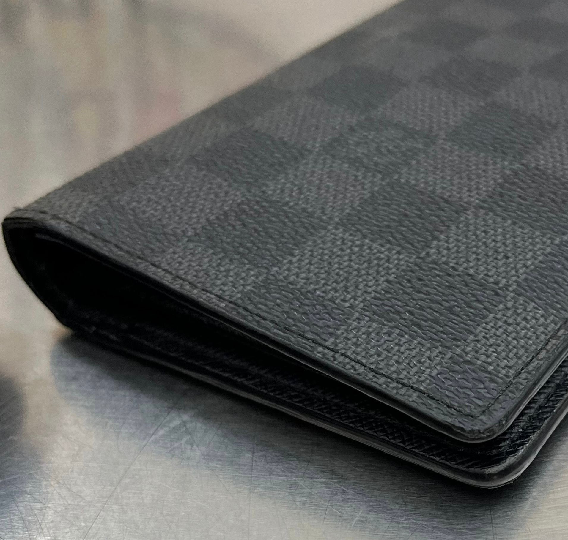 Louis Vuitton Brazza Damier Graphite