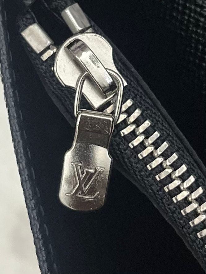 Louis Vuitton Brazza Epi