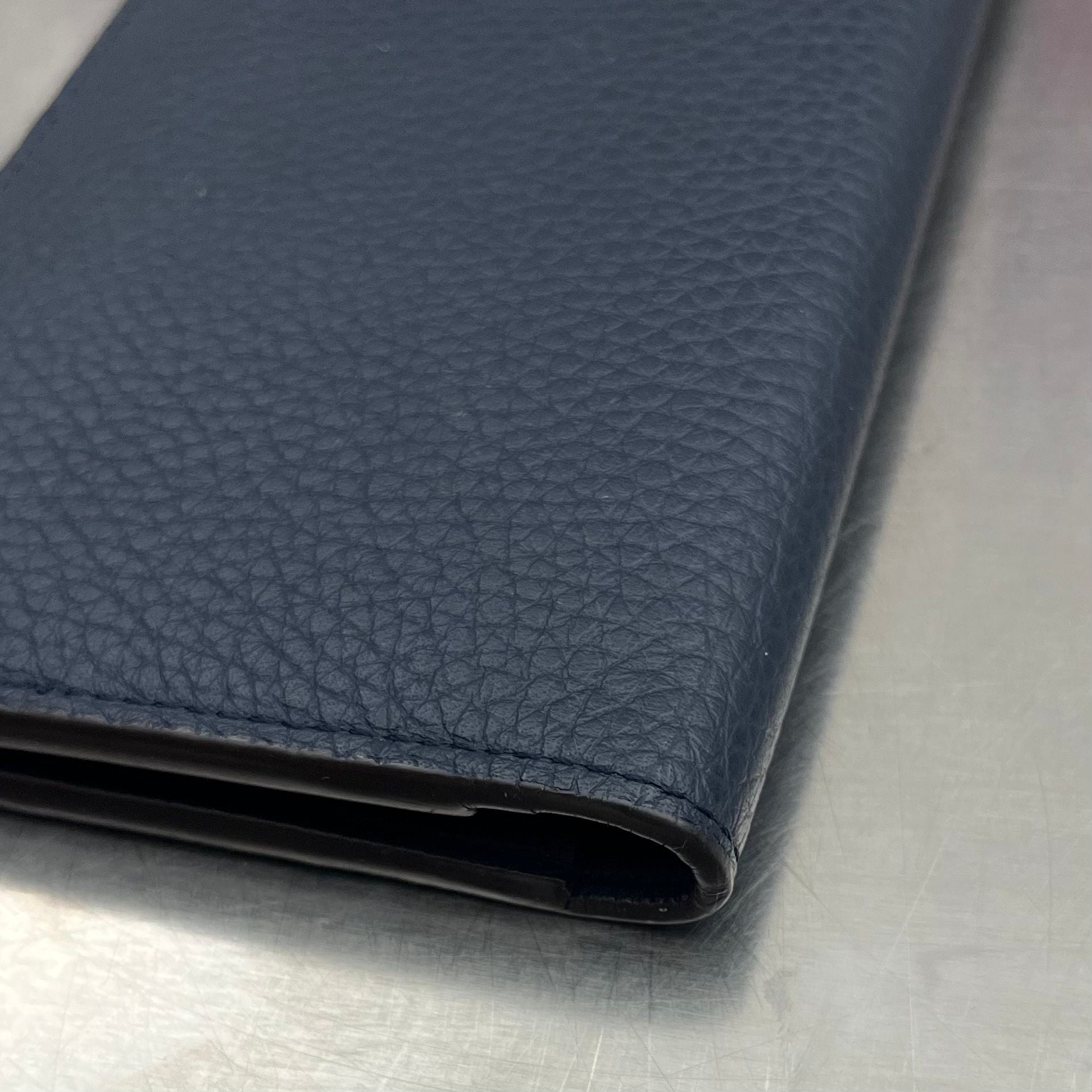 Louis Vuitton Brazza Taurillon