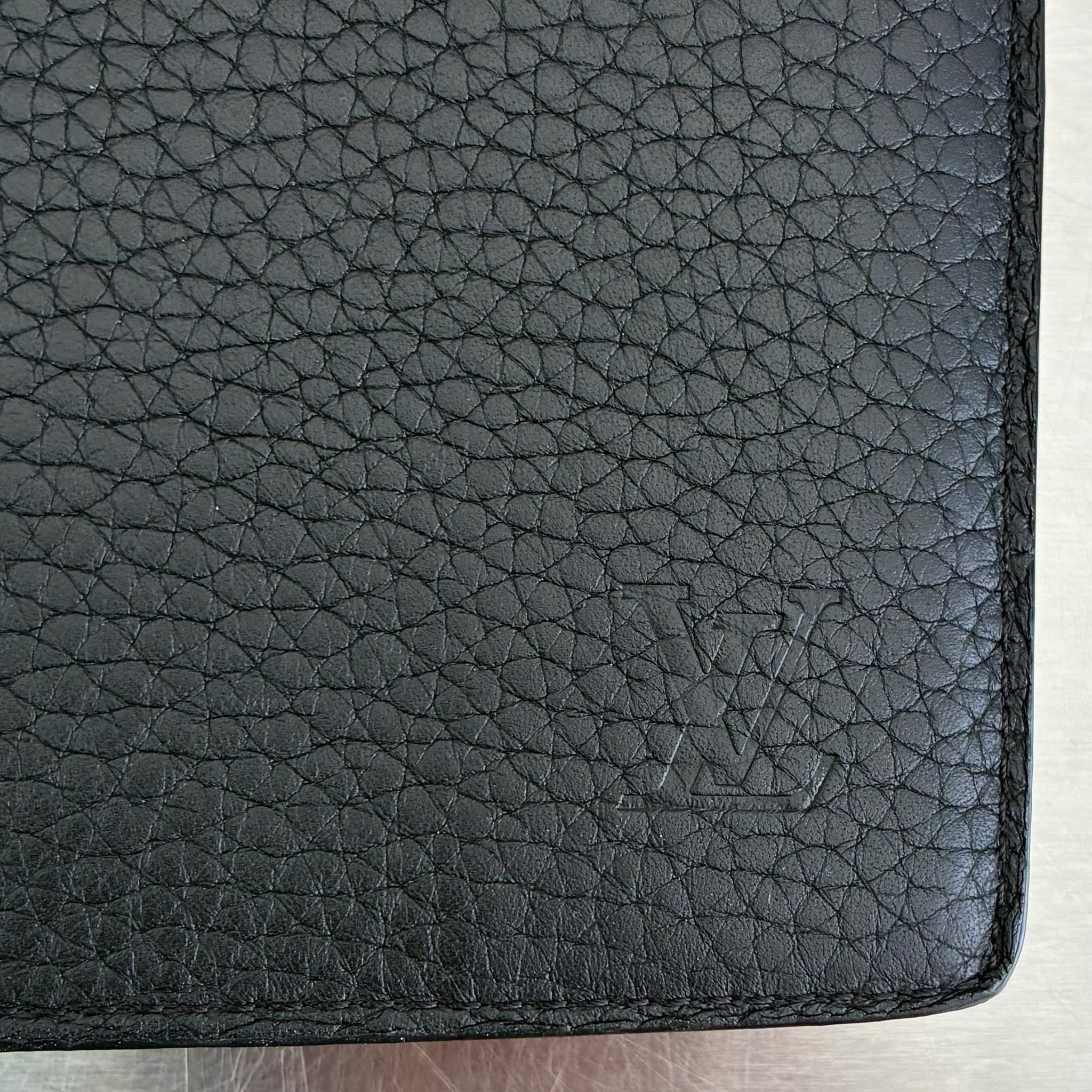 Louis Vuitton Brazza Taurillon mit Münzfach