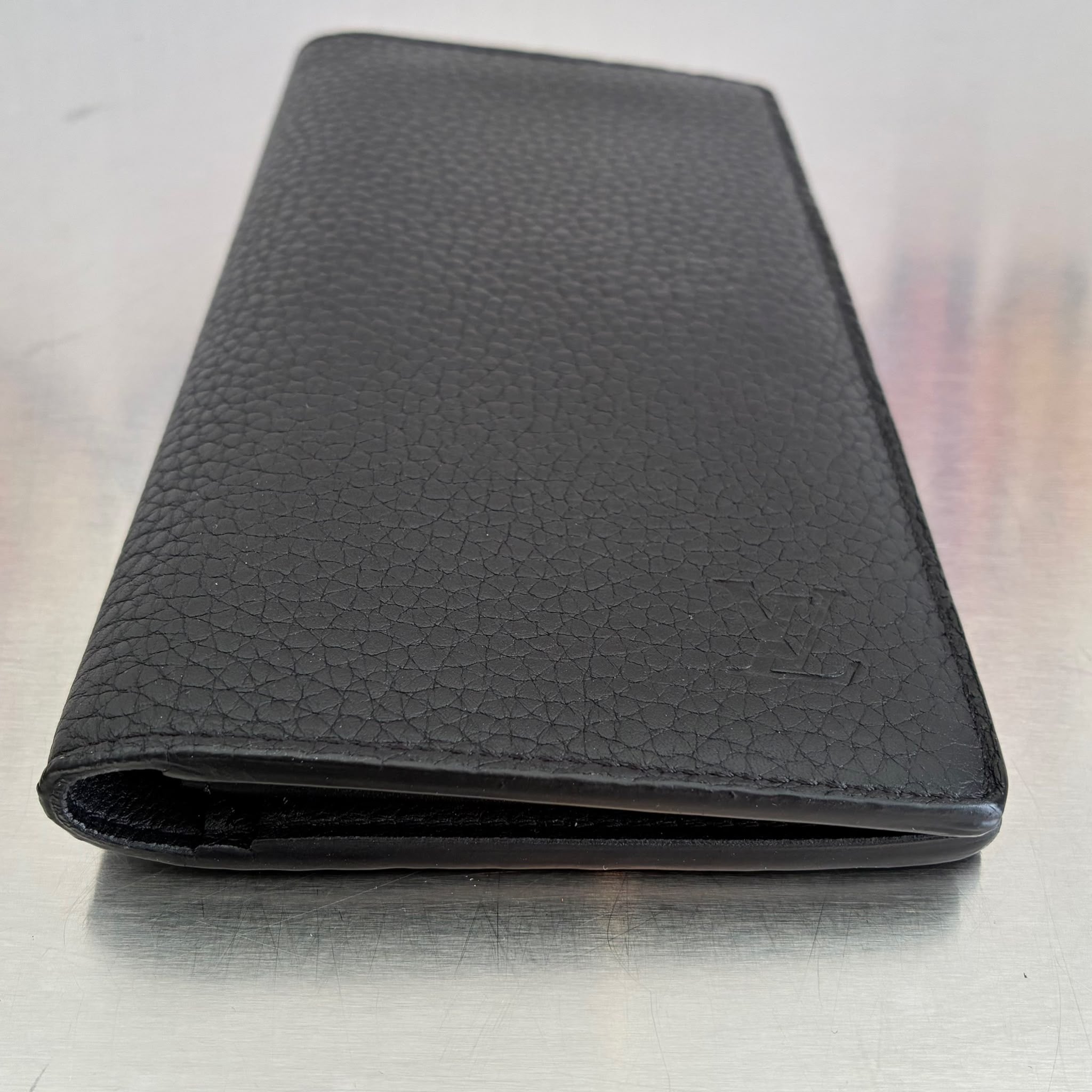 Louis Vuitton Brazza Taurillon mit Münzfach