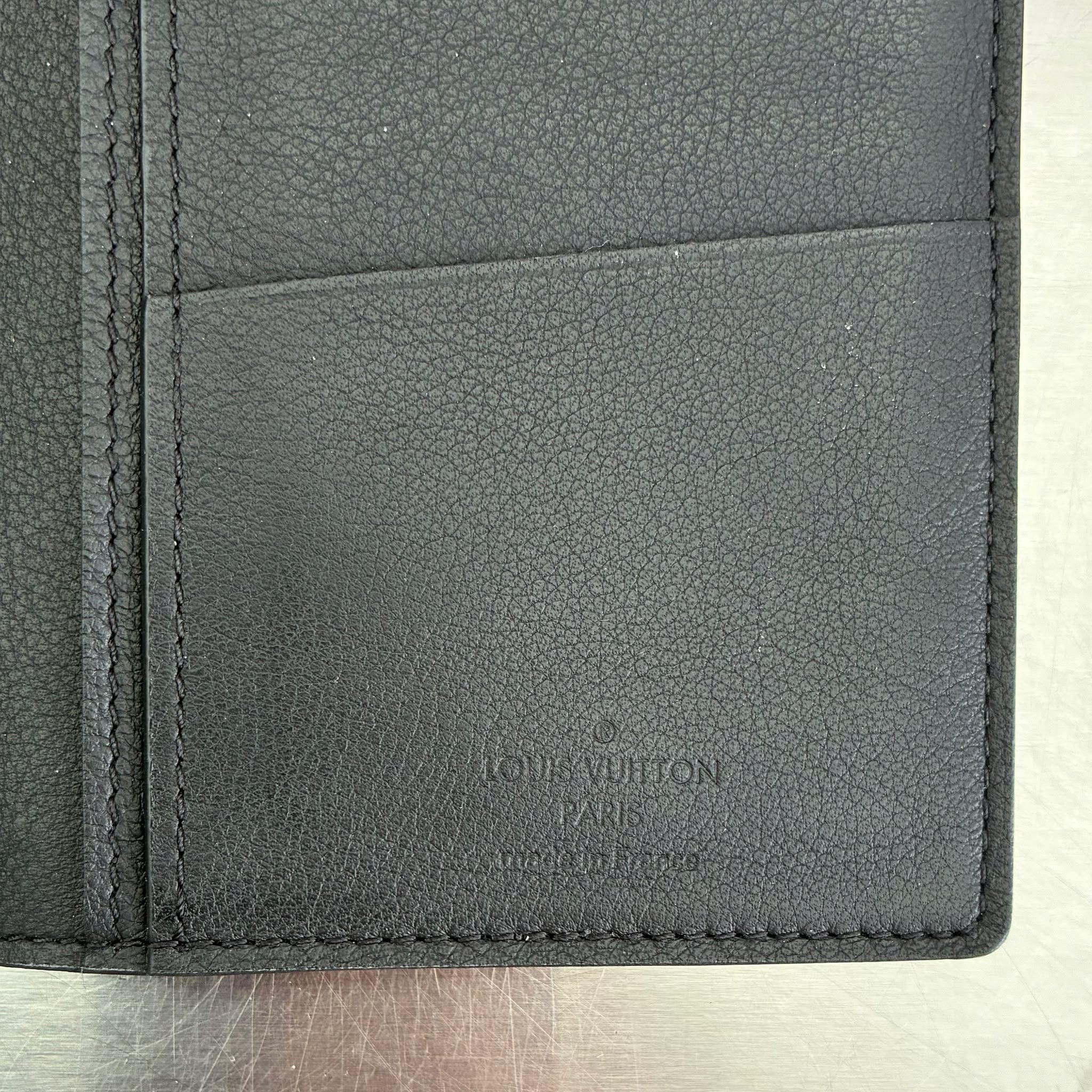 Louis Vuitton Brazza Taurillon mit Münzfach