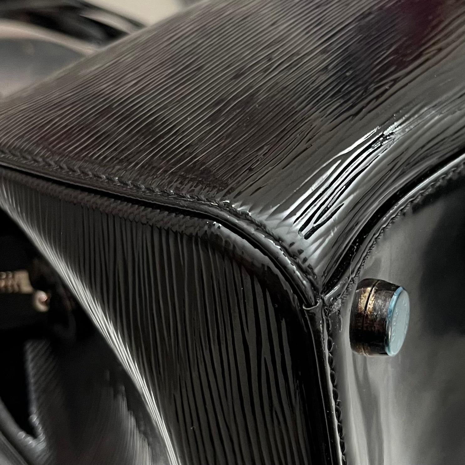 Louis Vuitton Brea MM Epi Electric
