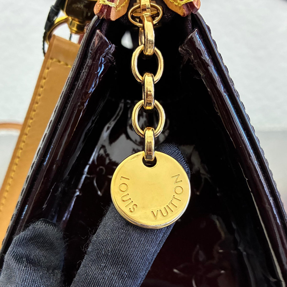 Louis Vuitton Brea MM Vernis