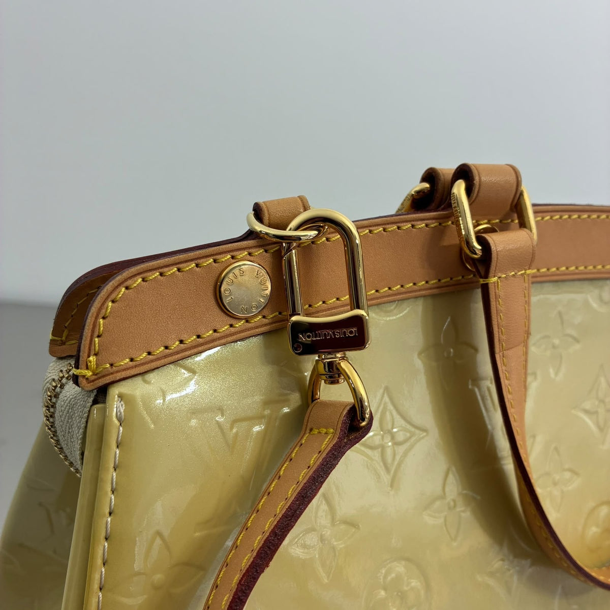 Louis Vuitton Brea MM Vernis