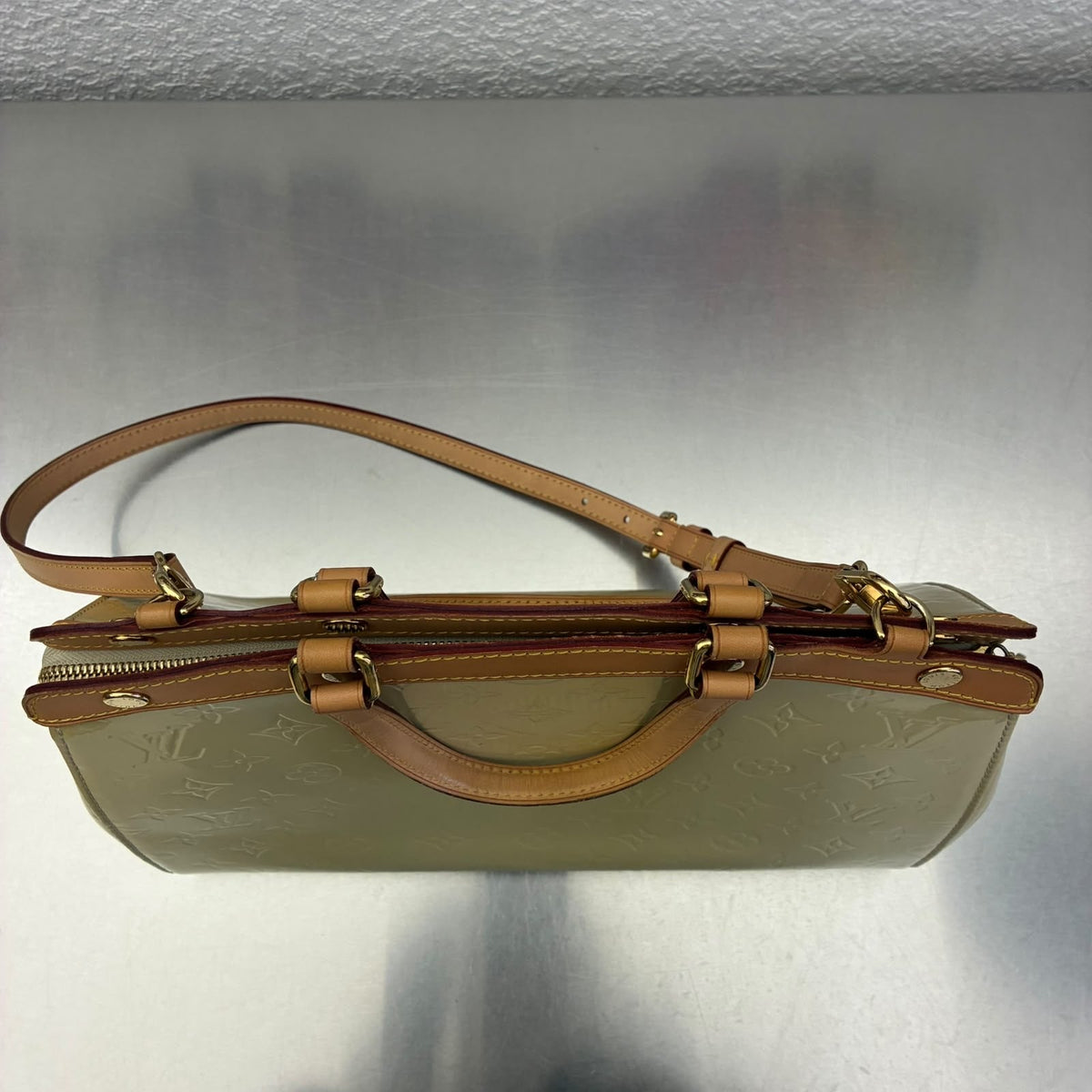 Louis Vuitton Brea MM Vernis