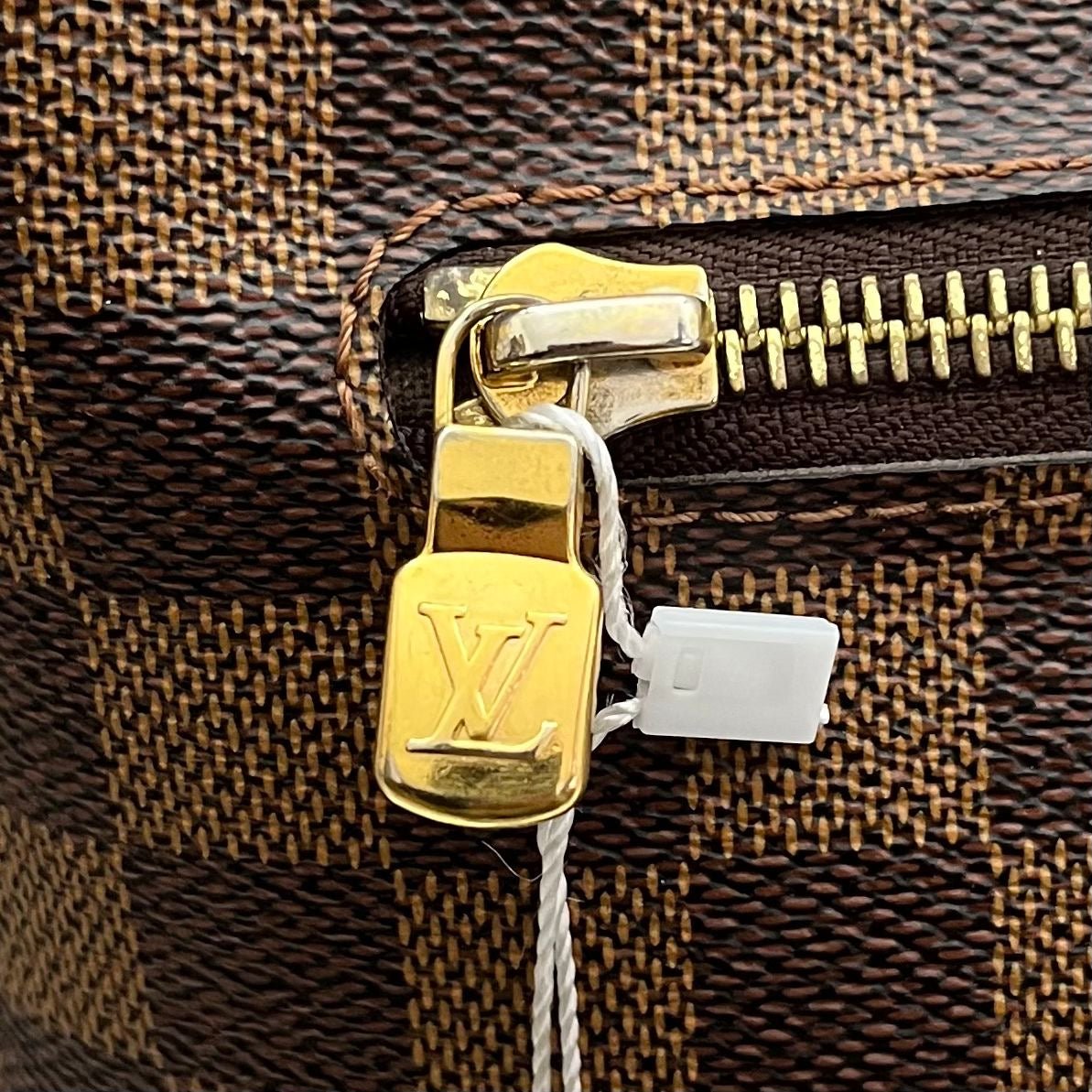 Louis Vuitton Brooklyn Messenger Damier