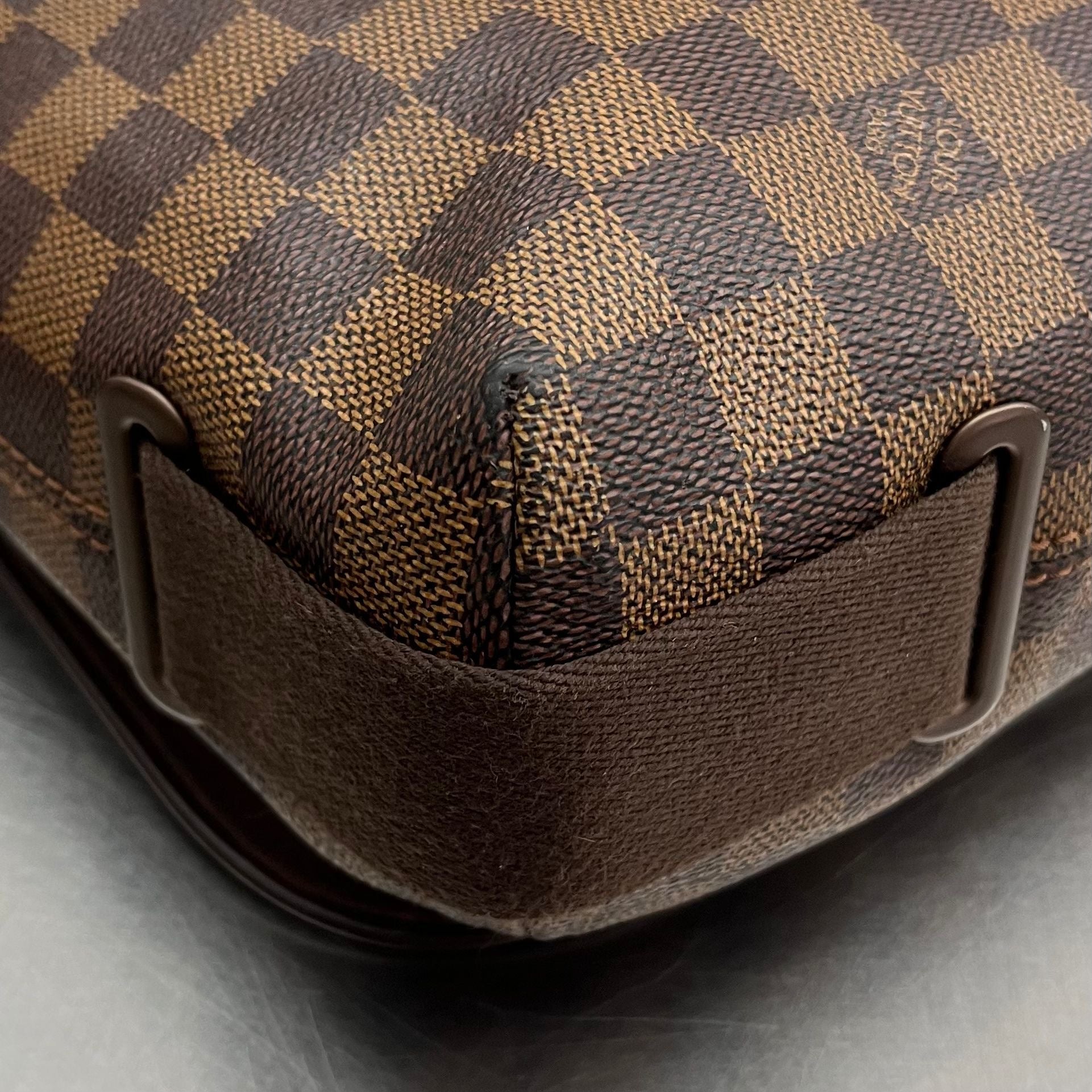Louis Vuitton Brooklyn Messenger Damier