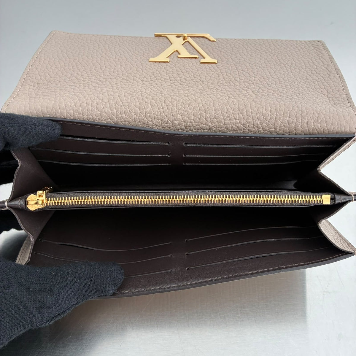 Louis Vuitton Capucines Geldbörse