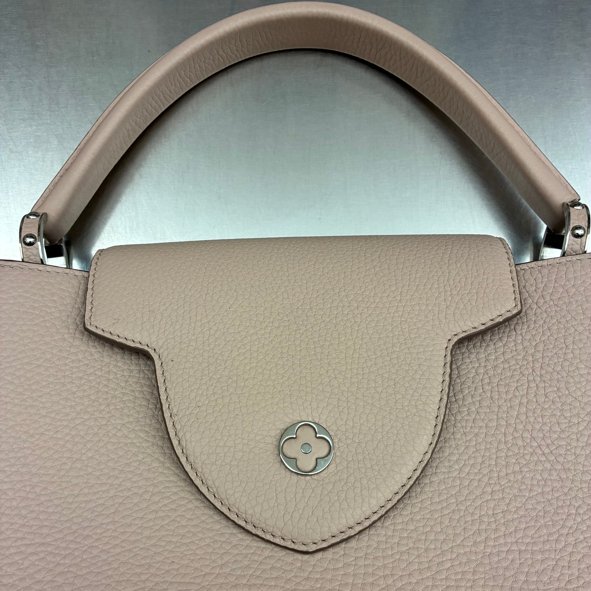 Louis Vuitton Capucines MM