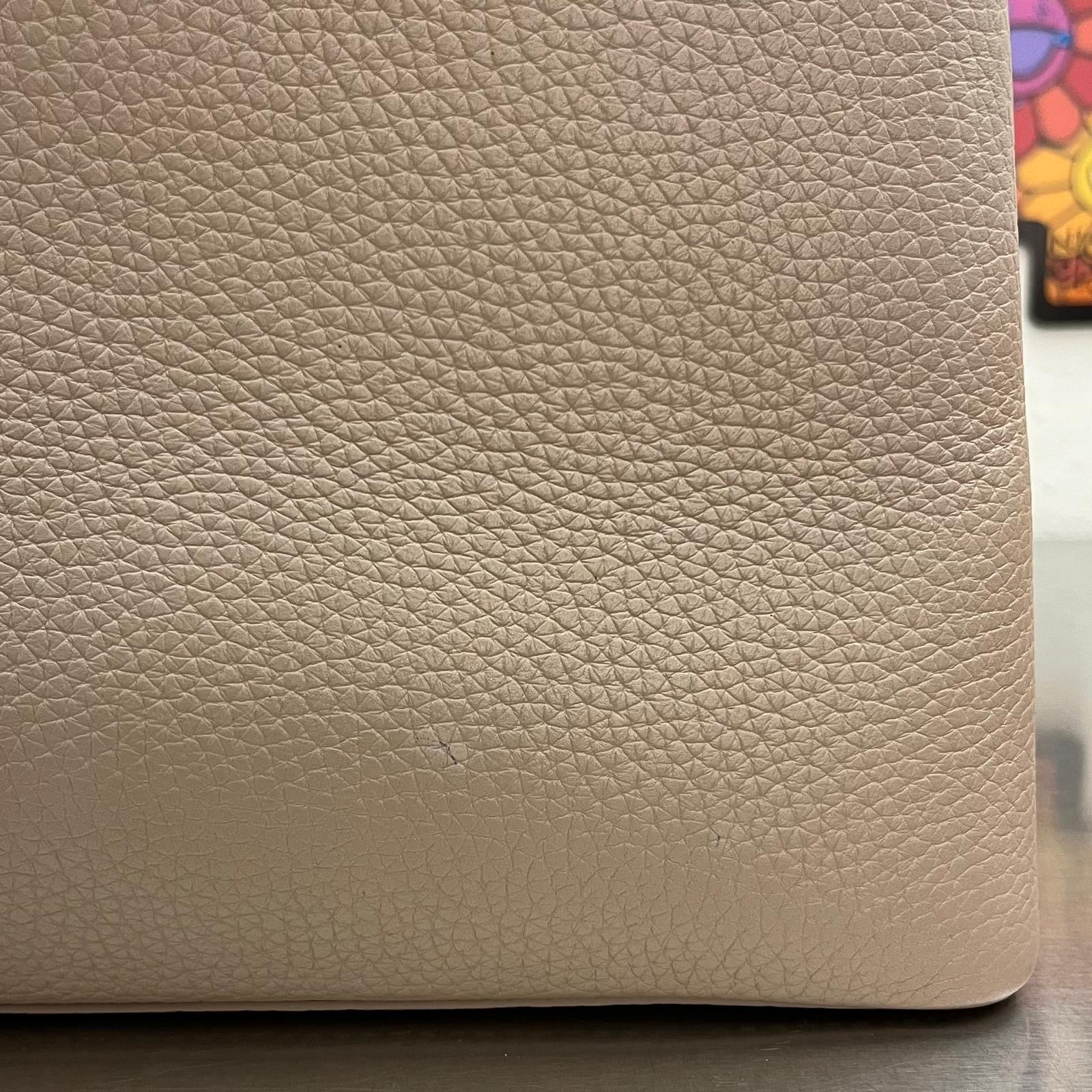 Louis Vuitton Capucines MM