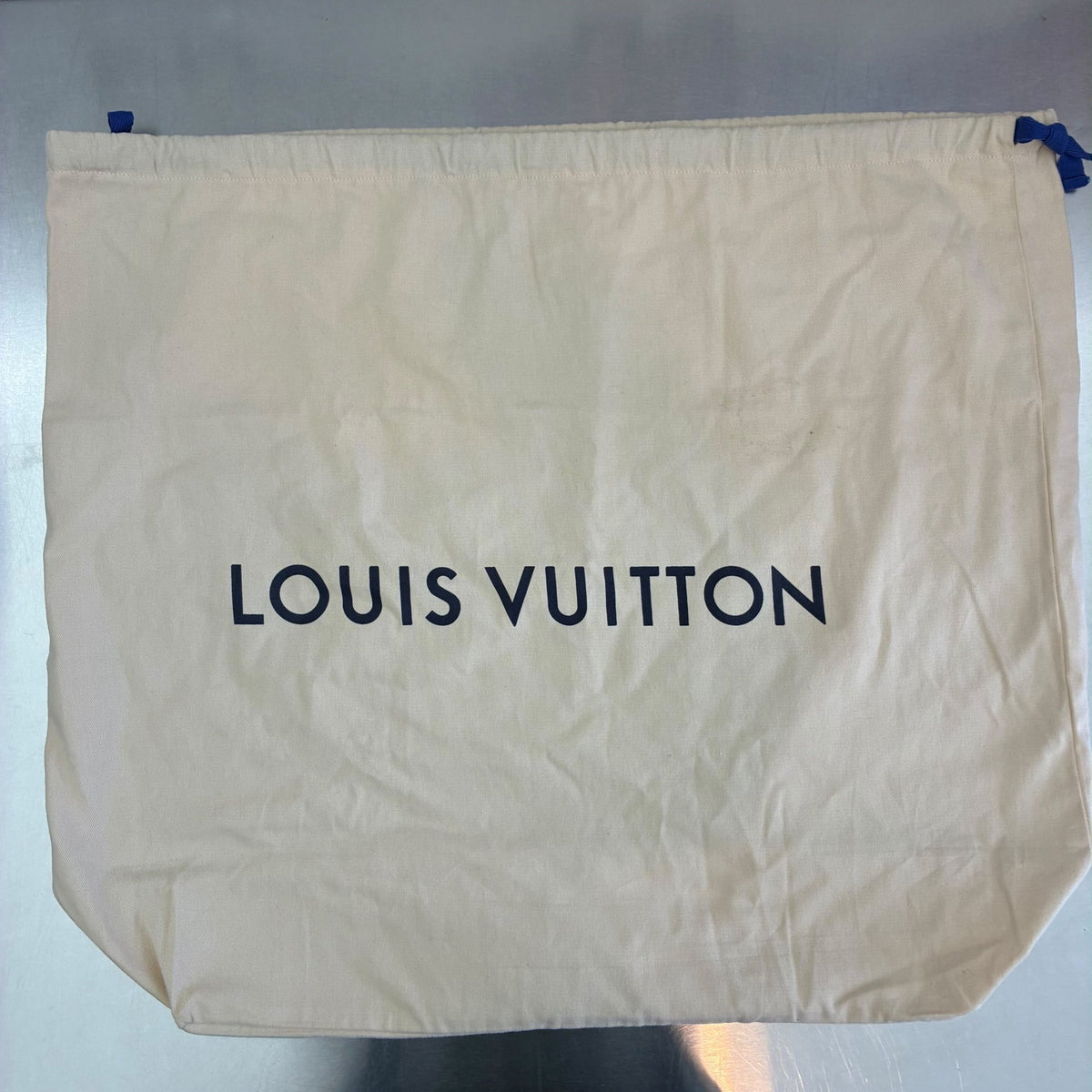 Louis Vuitton Capucines MM
