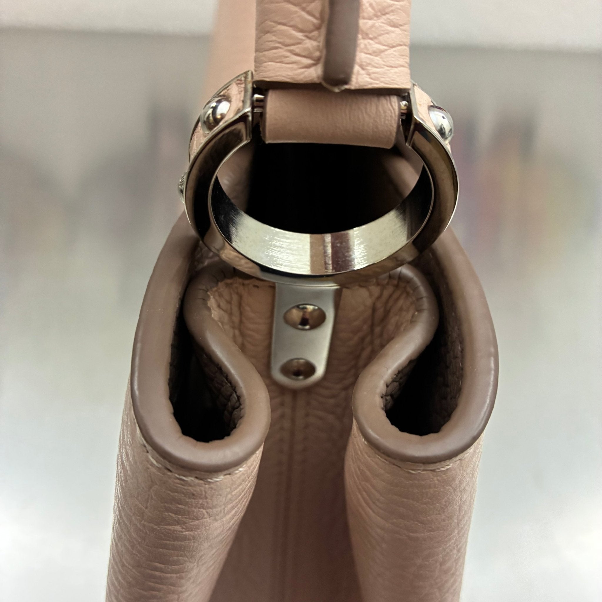 Louis Vuitton Capucines MM