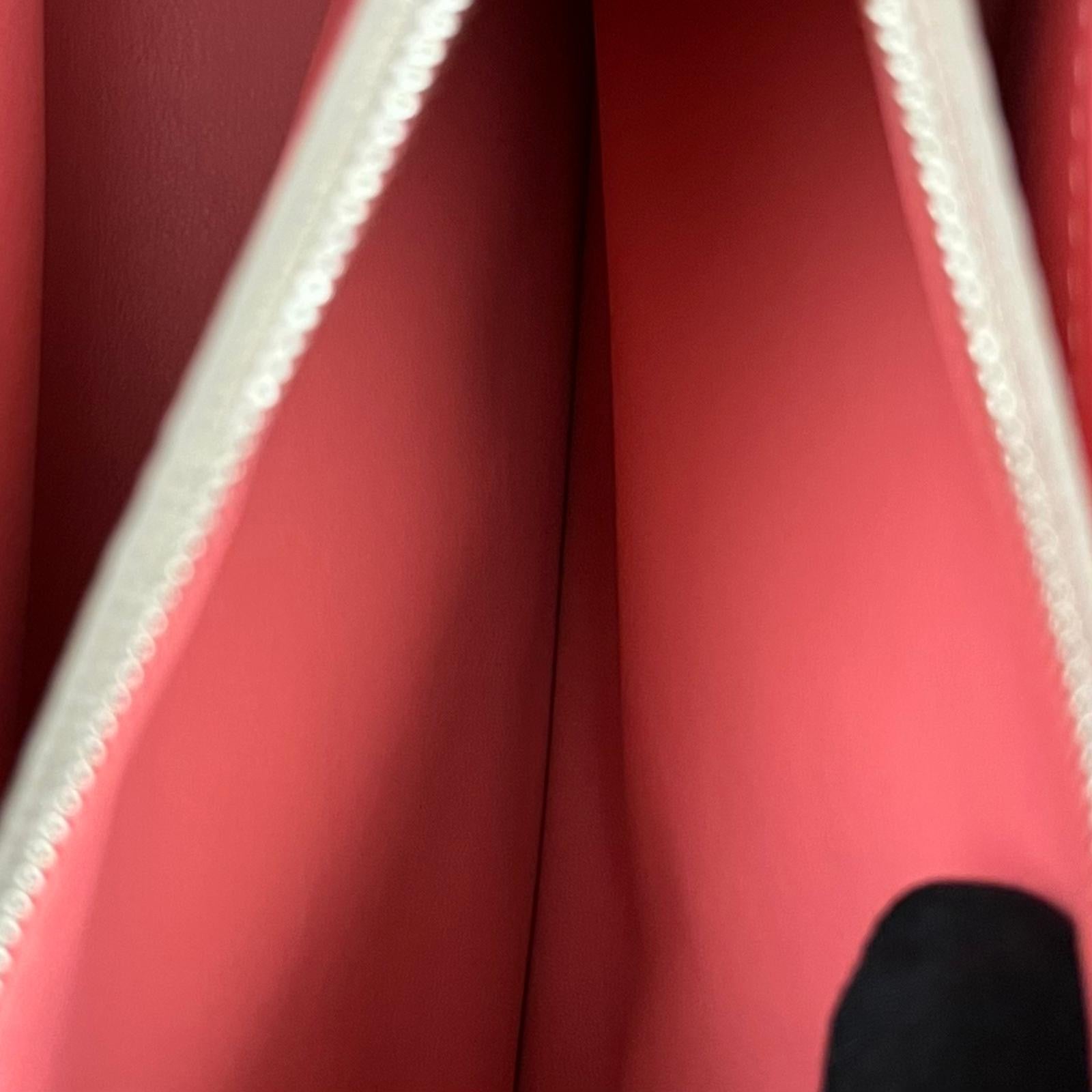 Louis Vuitton Capucines MM