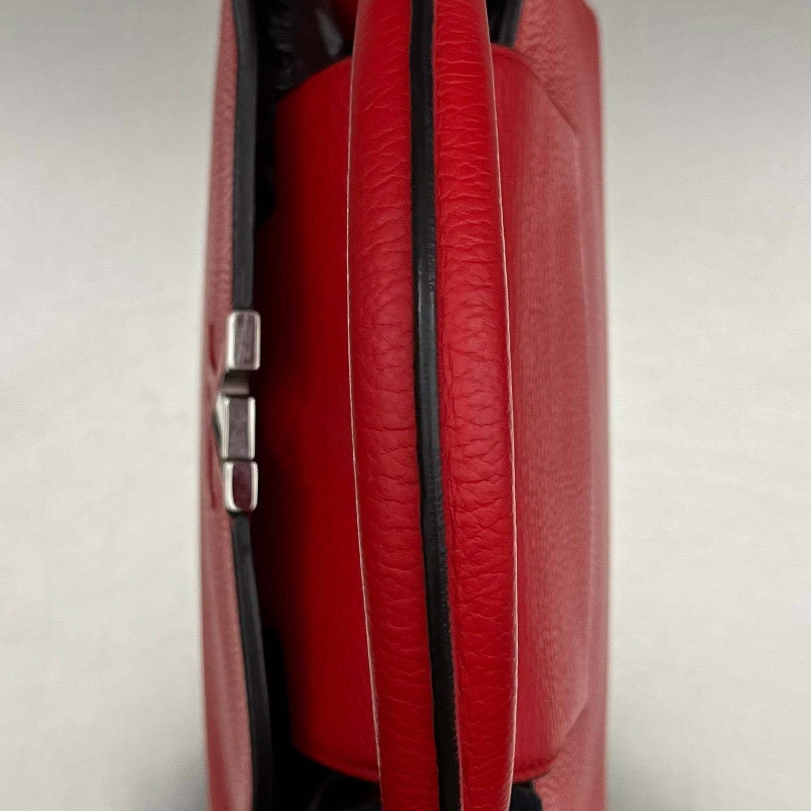 Louis Vuitton Capucines MM