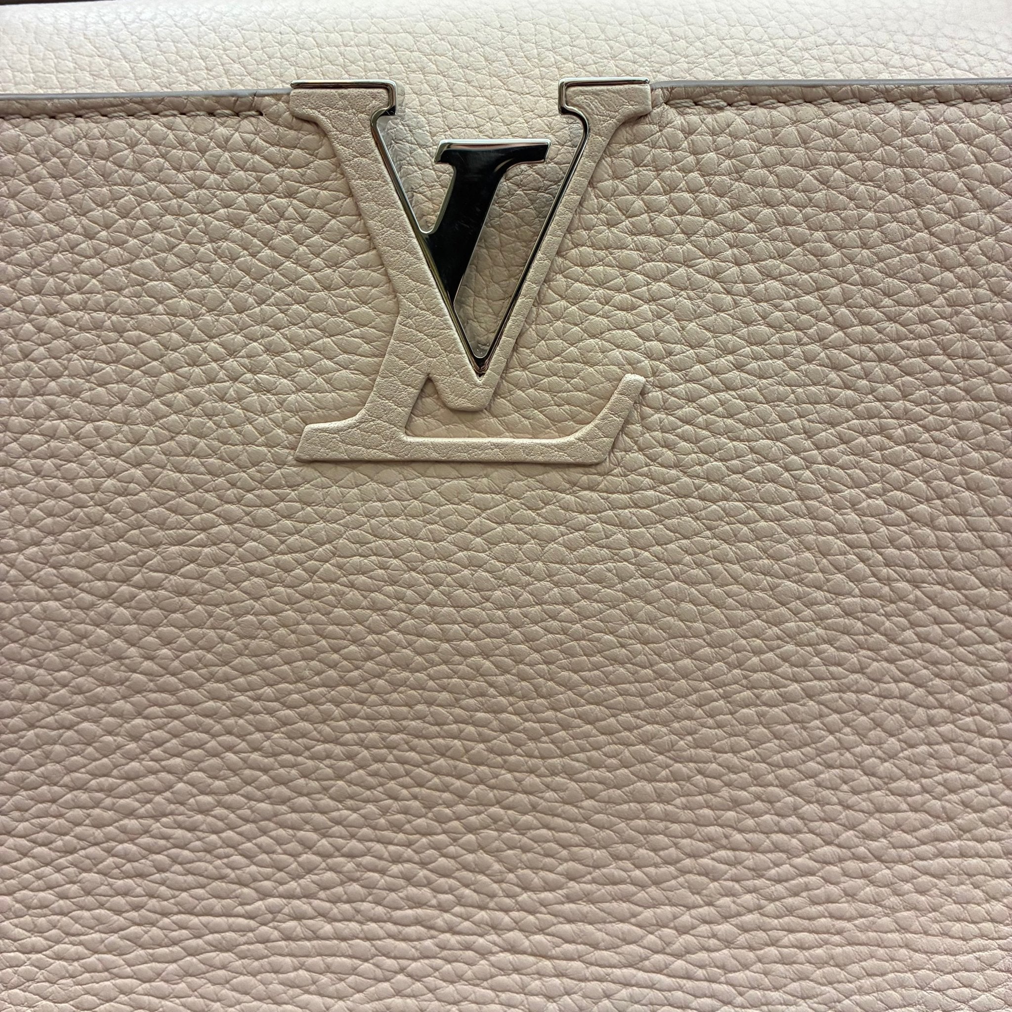 Louis Vuitton Capucines MM