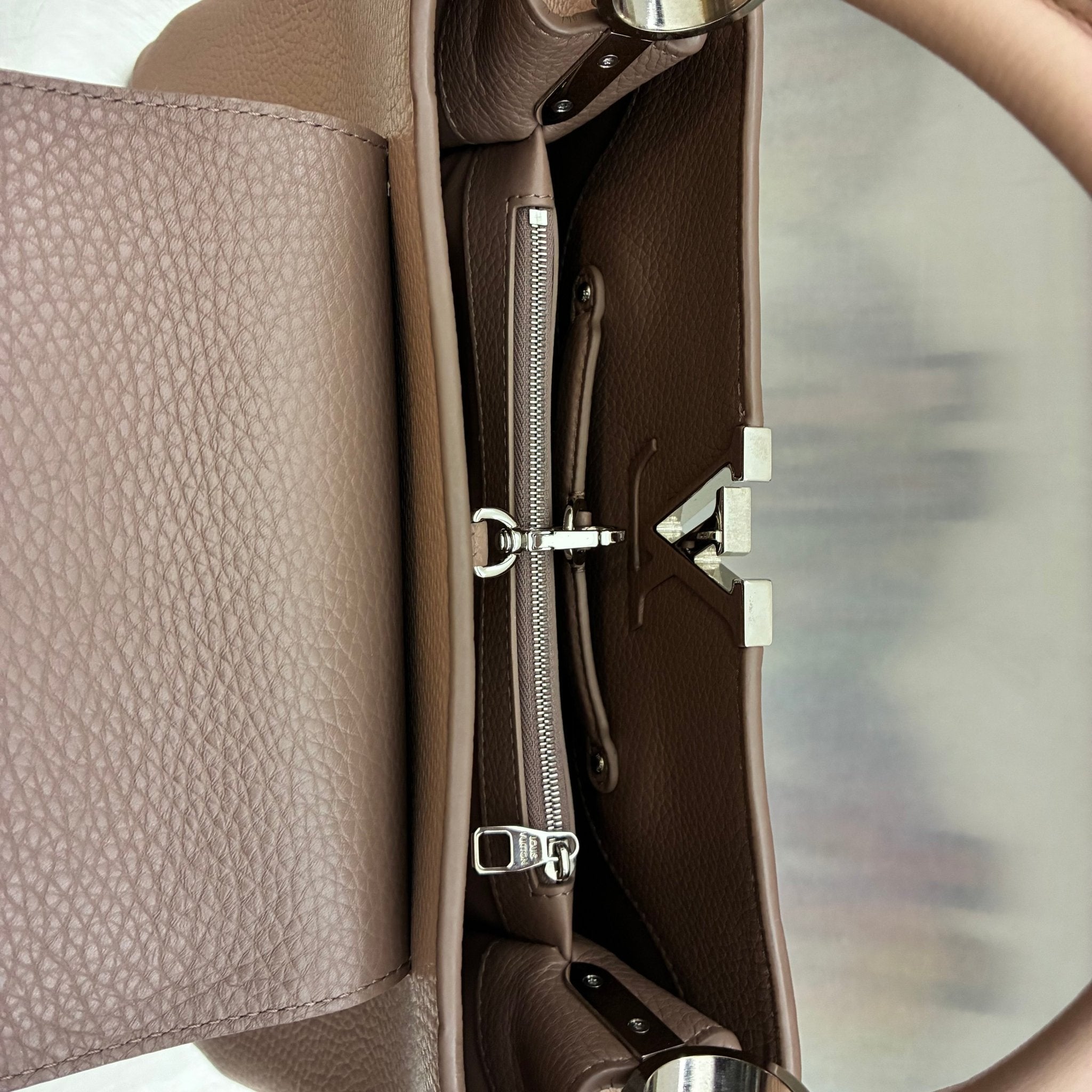Louis Vuitton Capucines MM