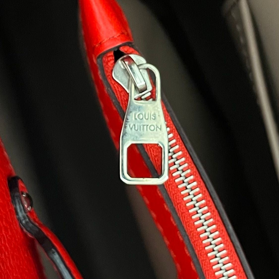 Louis Vuitton Capucines MM