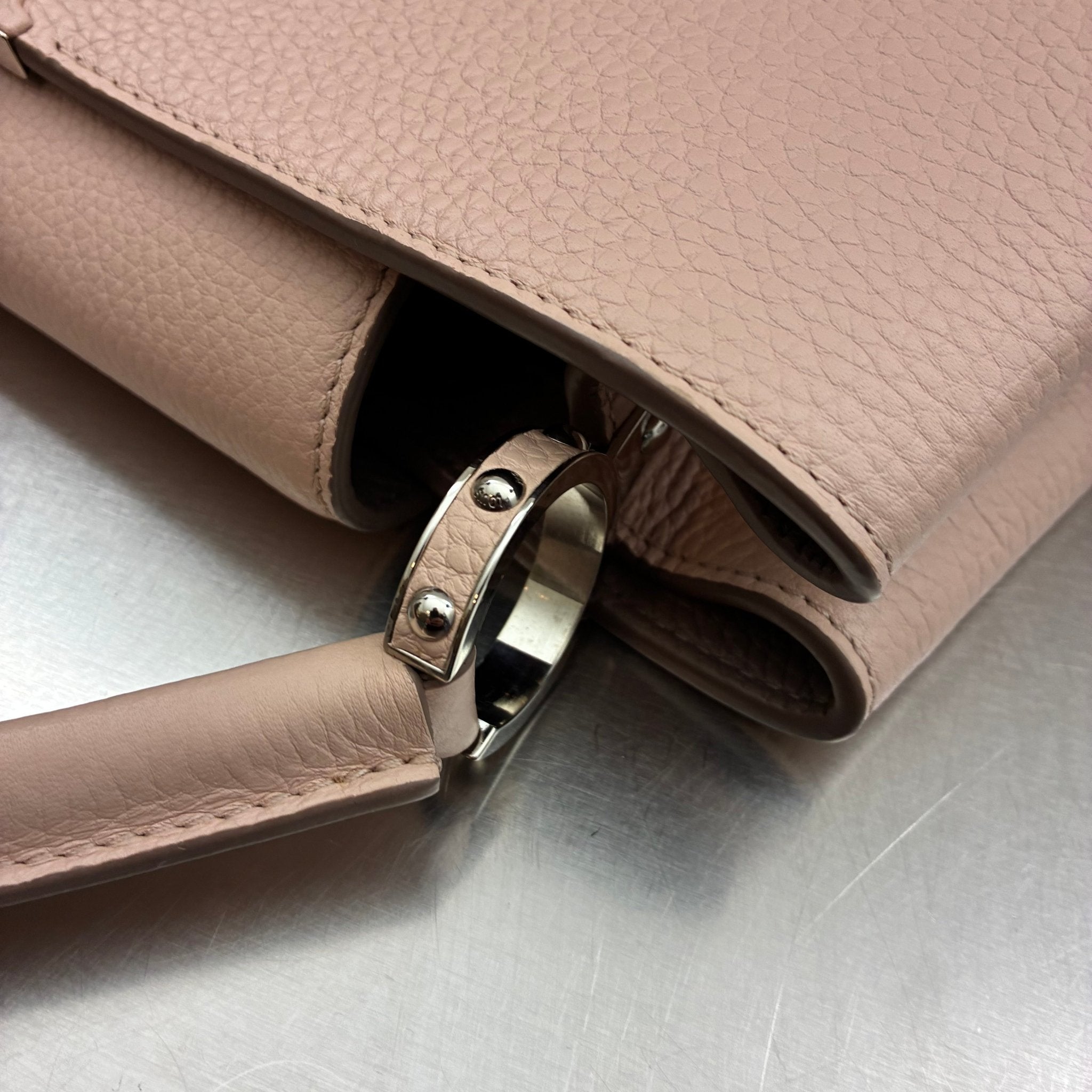 Louis Vuitton Capucines MM