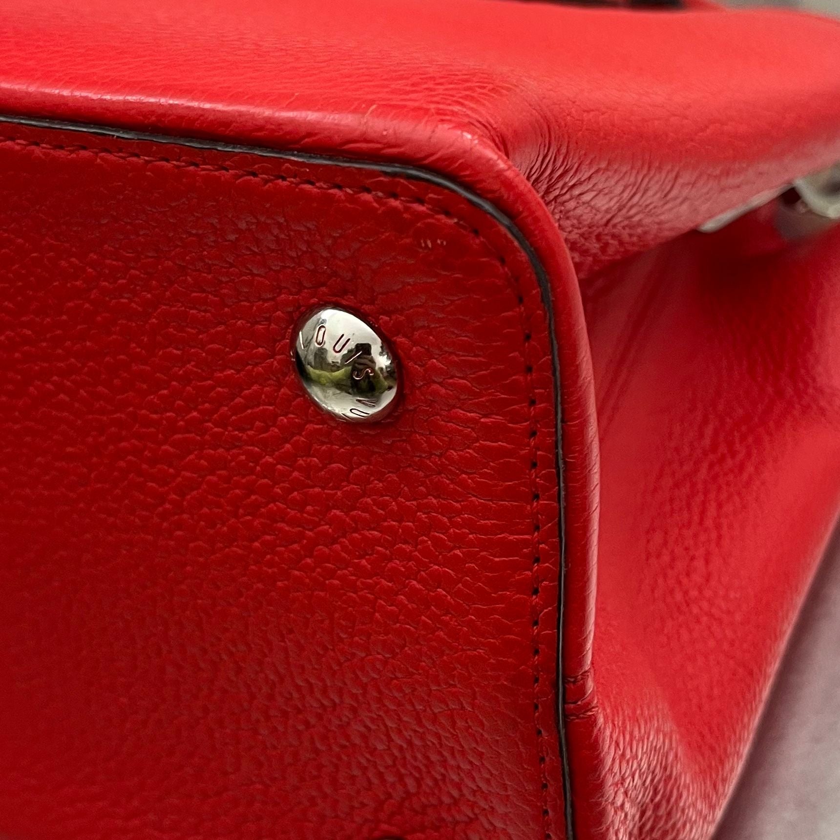 Louis Vuitton Capucines MM