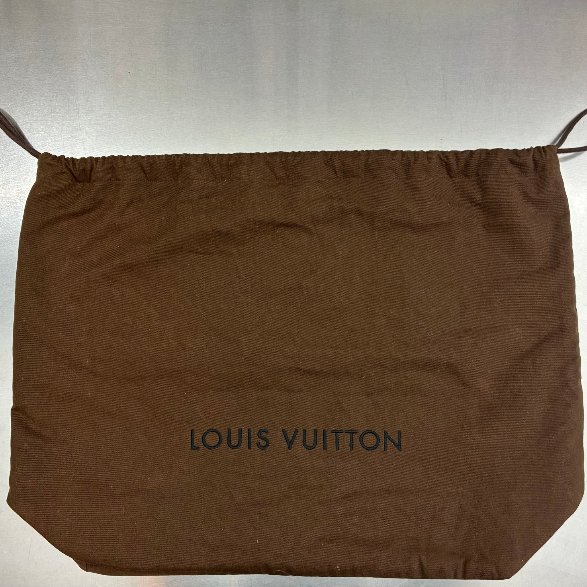 Louis Vuitton Capucines MM