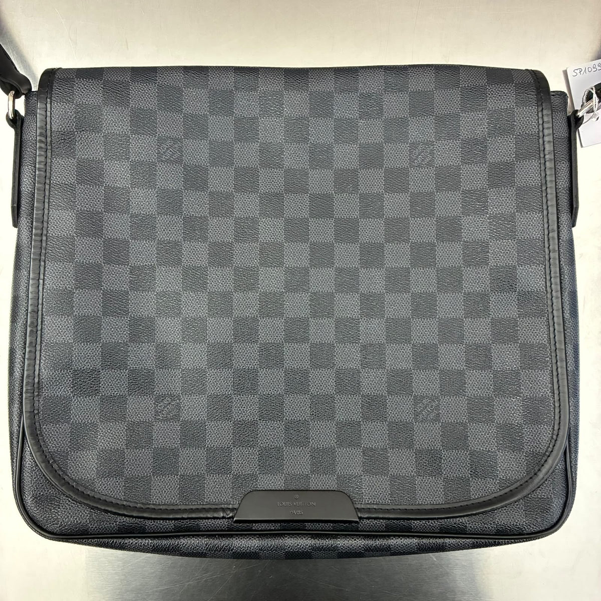 Louis Vuitton Daniel MM Damier Graphite