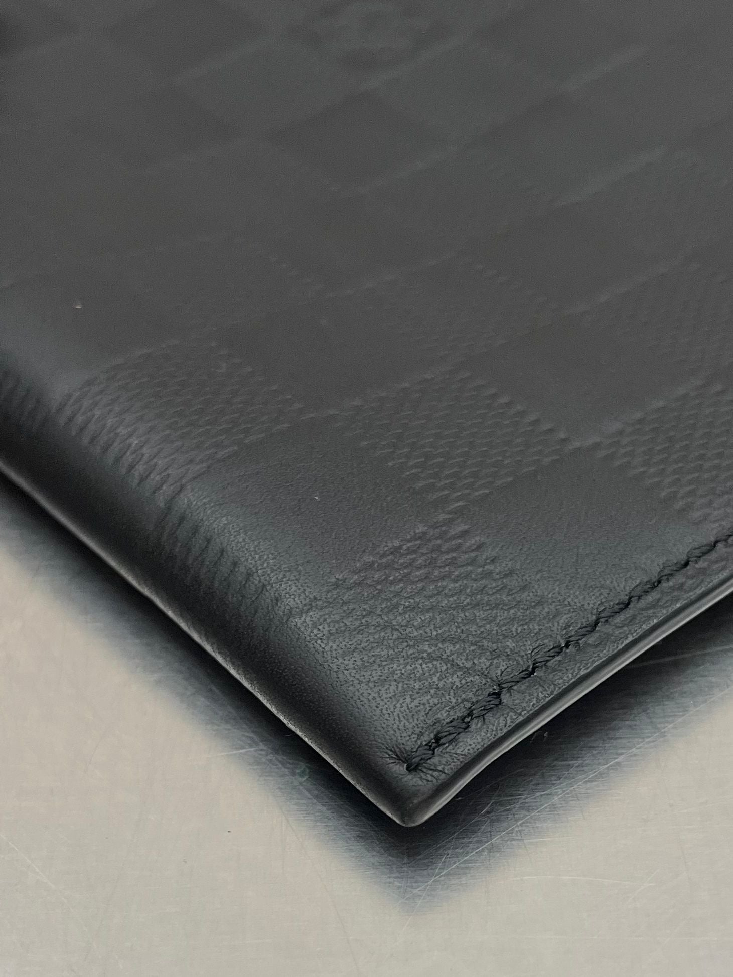 Louis Vuitton Discovery Pochette Infini Leder