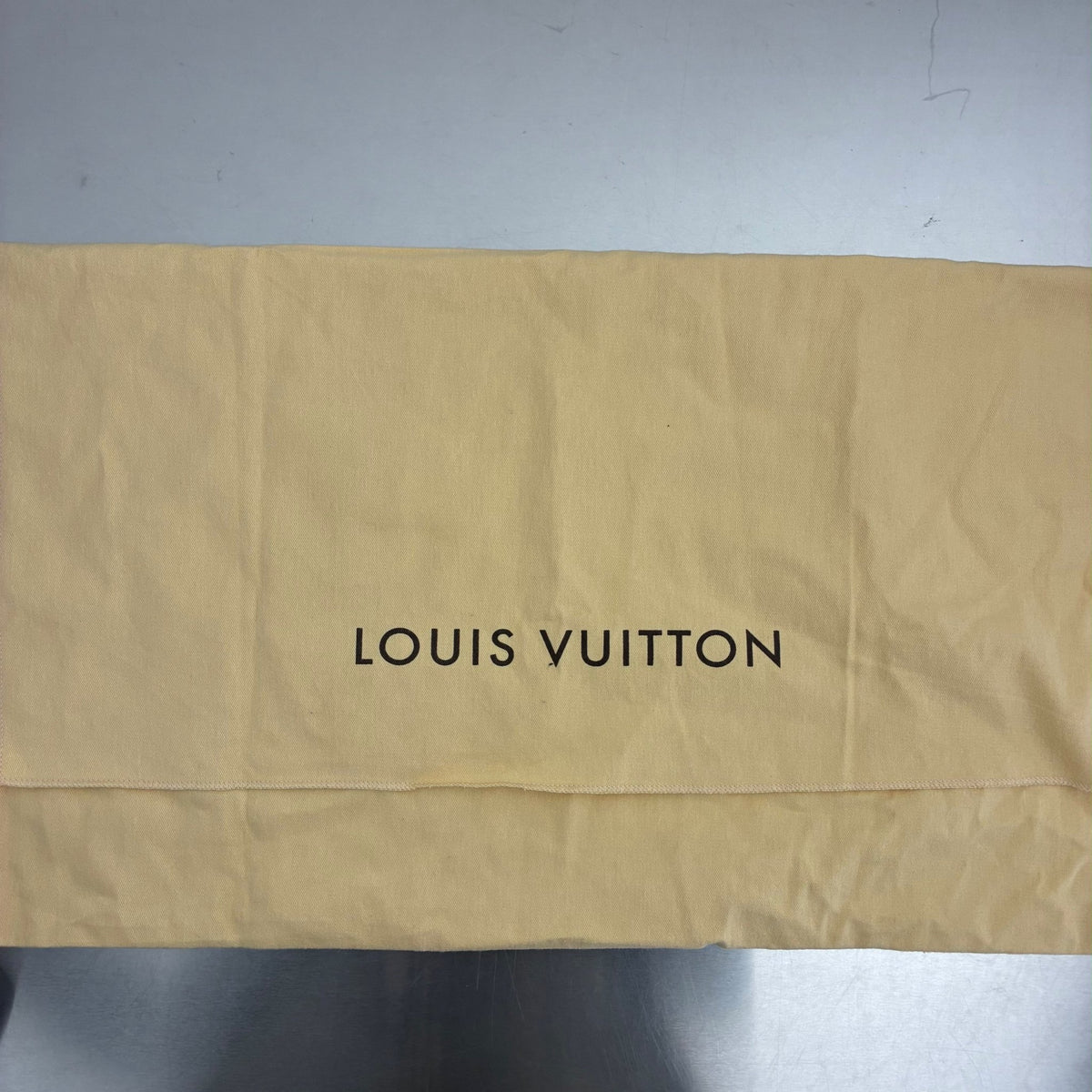 Louis Vuitton District PM Damier Graphite